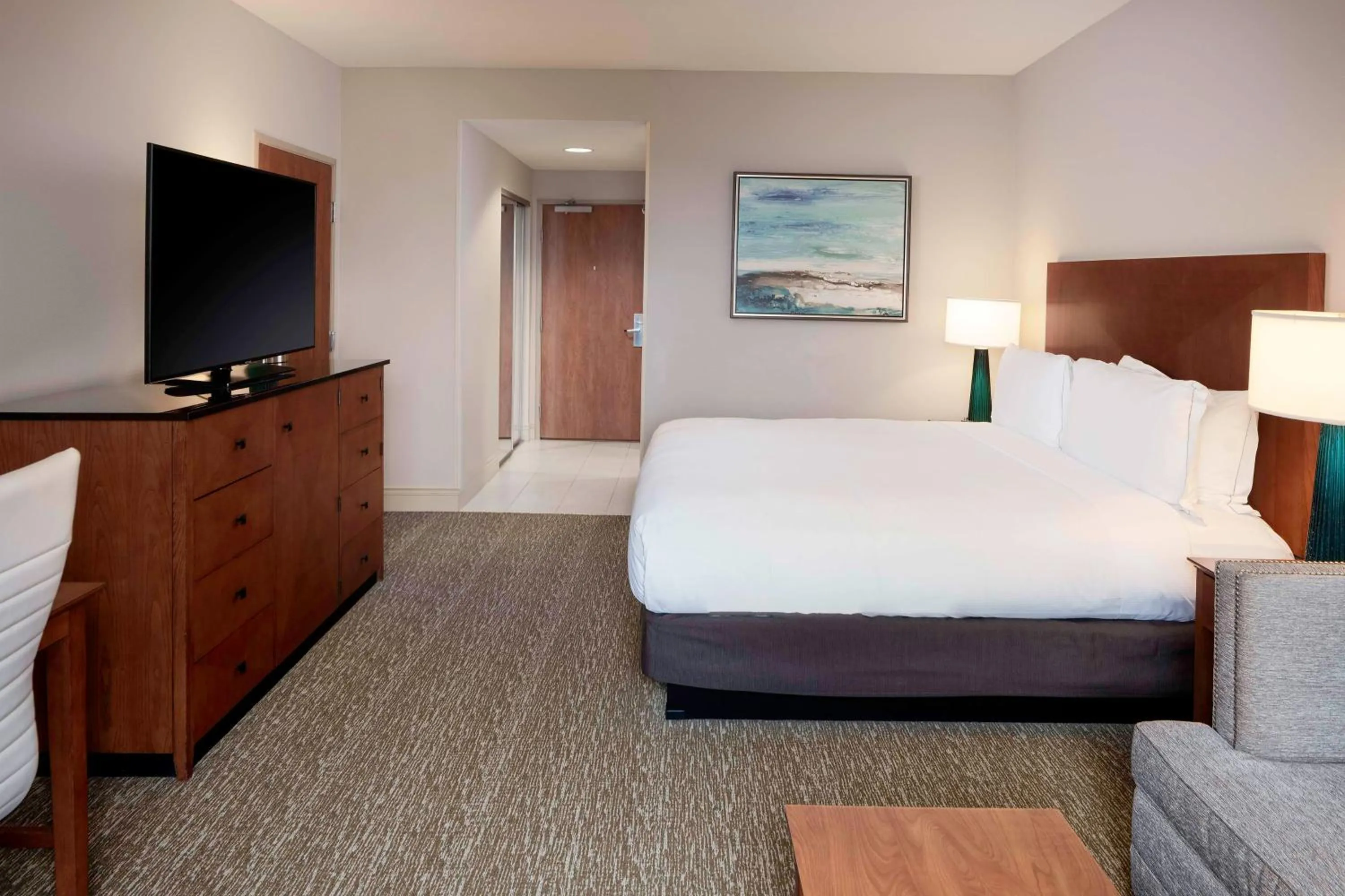 Photo of the whole room, Bed in Hilton St. Petersburg Carillon Park