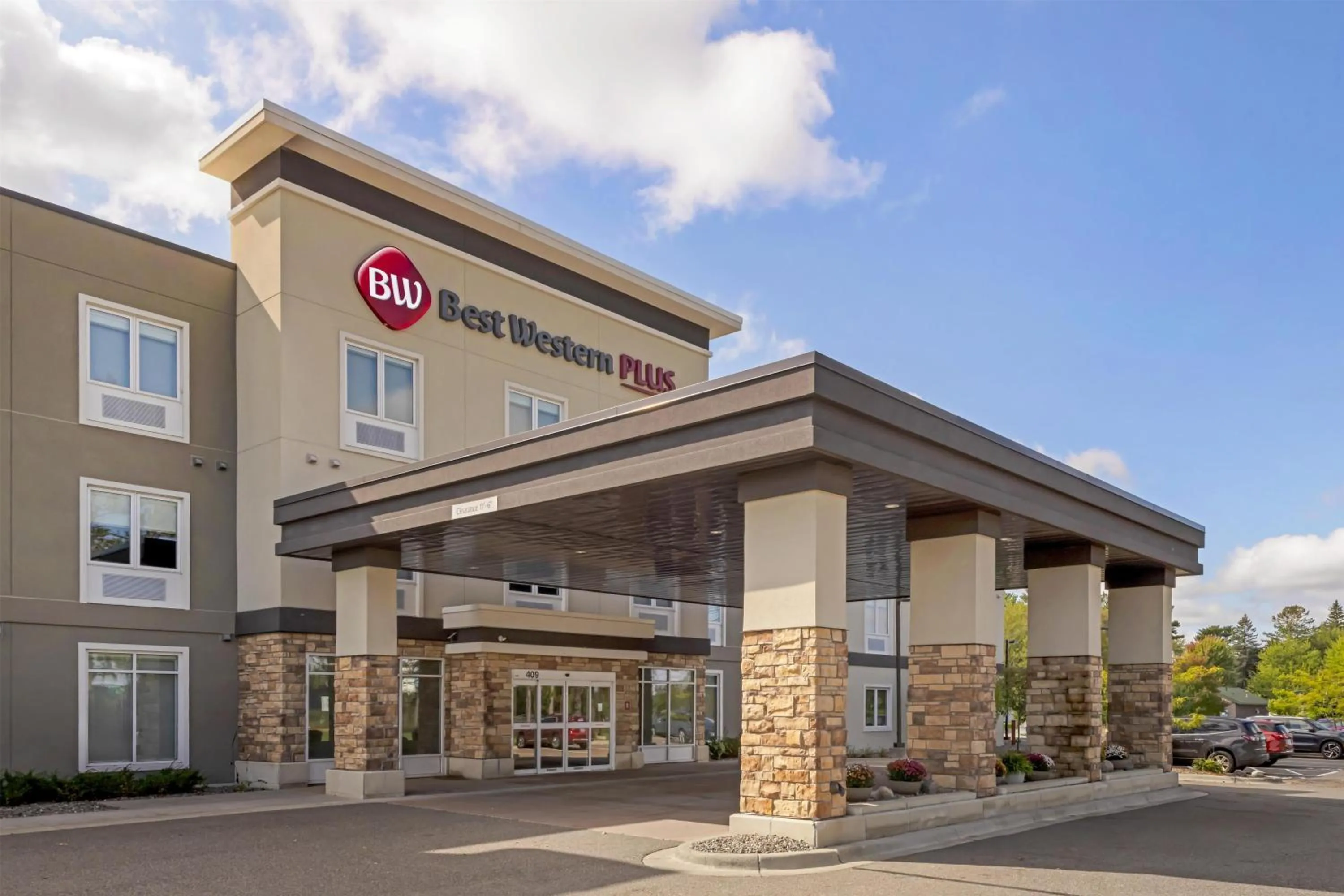 Property building in Best Western Plus Isanti
