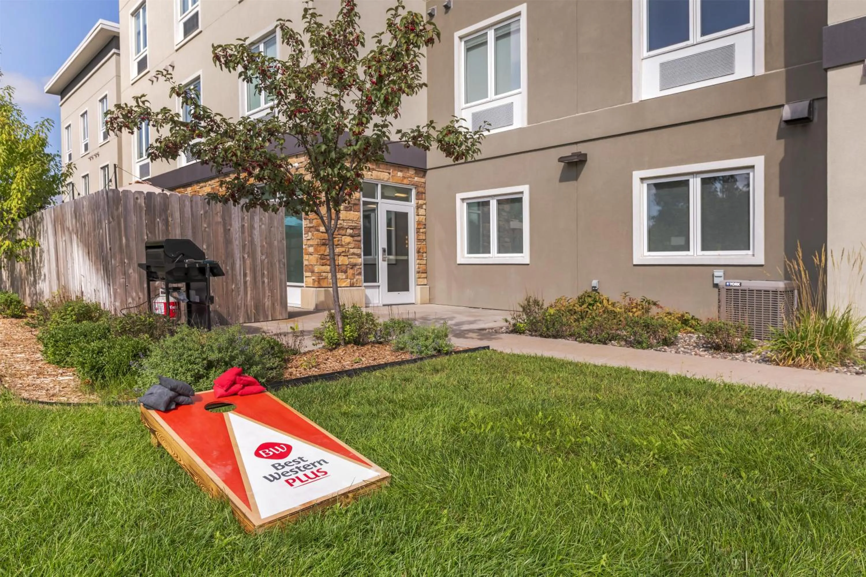 Property building in Best Western Plus Isanti