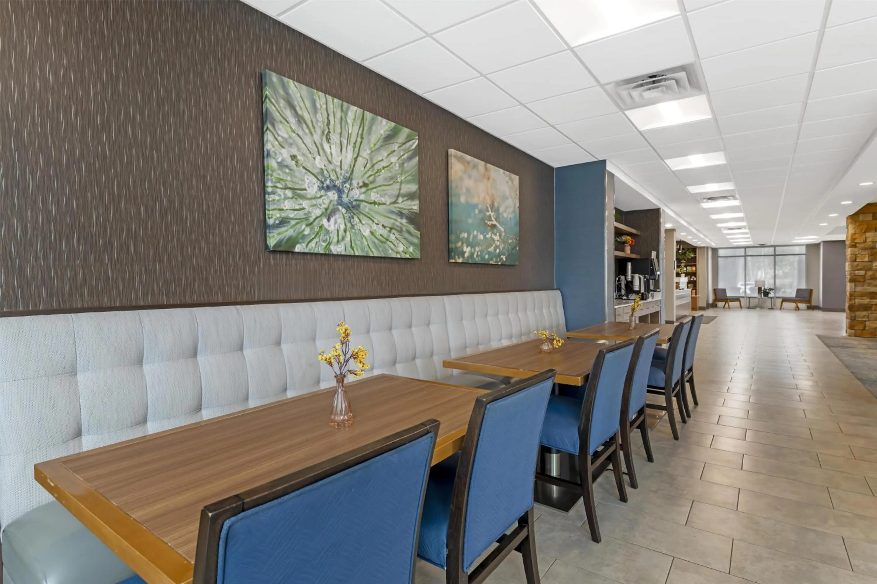 Breakfast in Best Western Plus Isanti