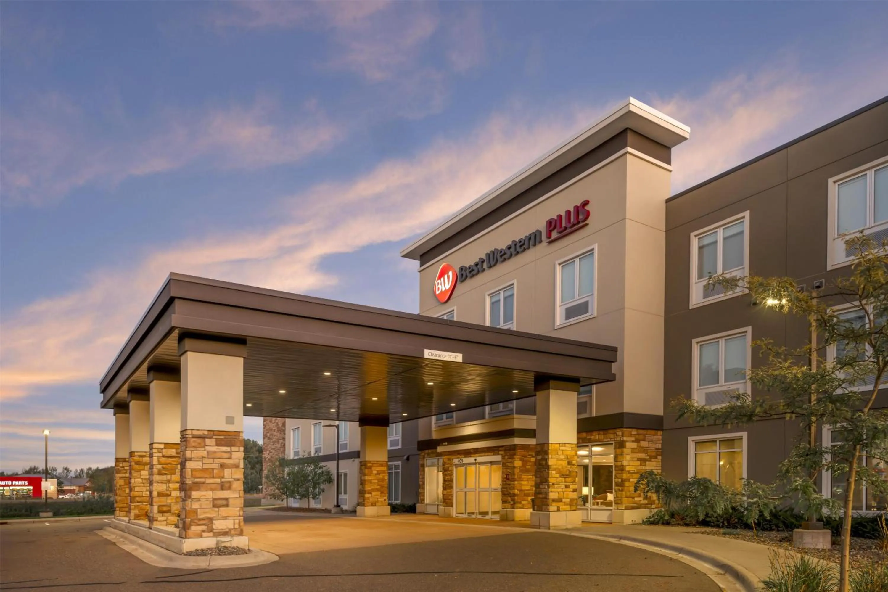 Property building in Best Western Plus Isanti