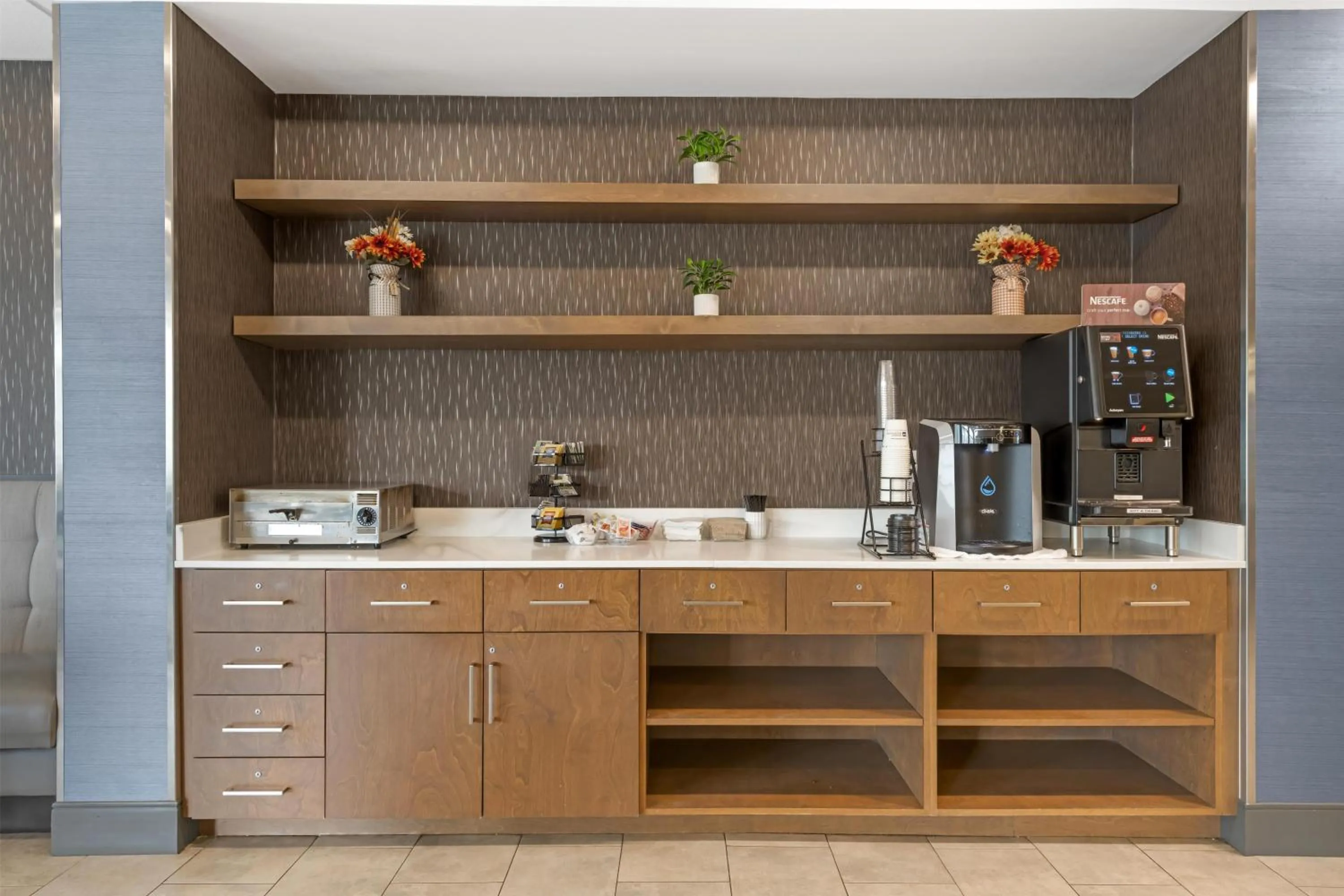 Breakfast in Best Western Plus Isanti