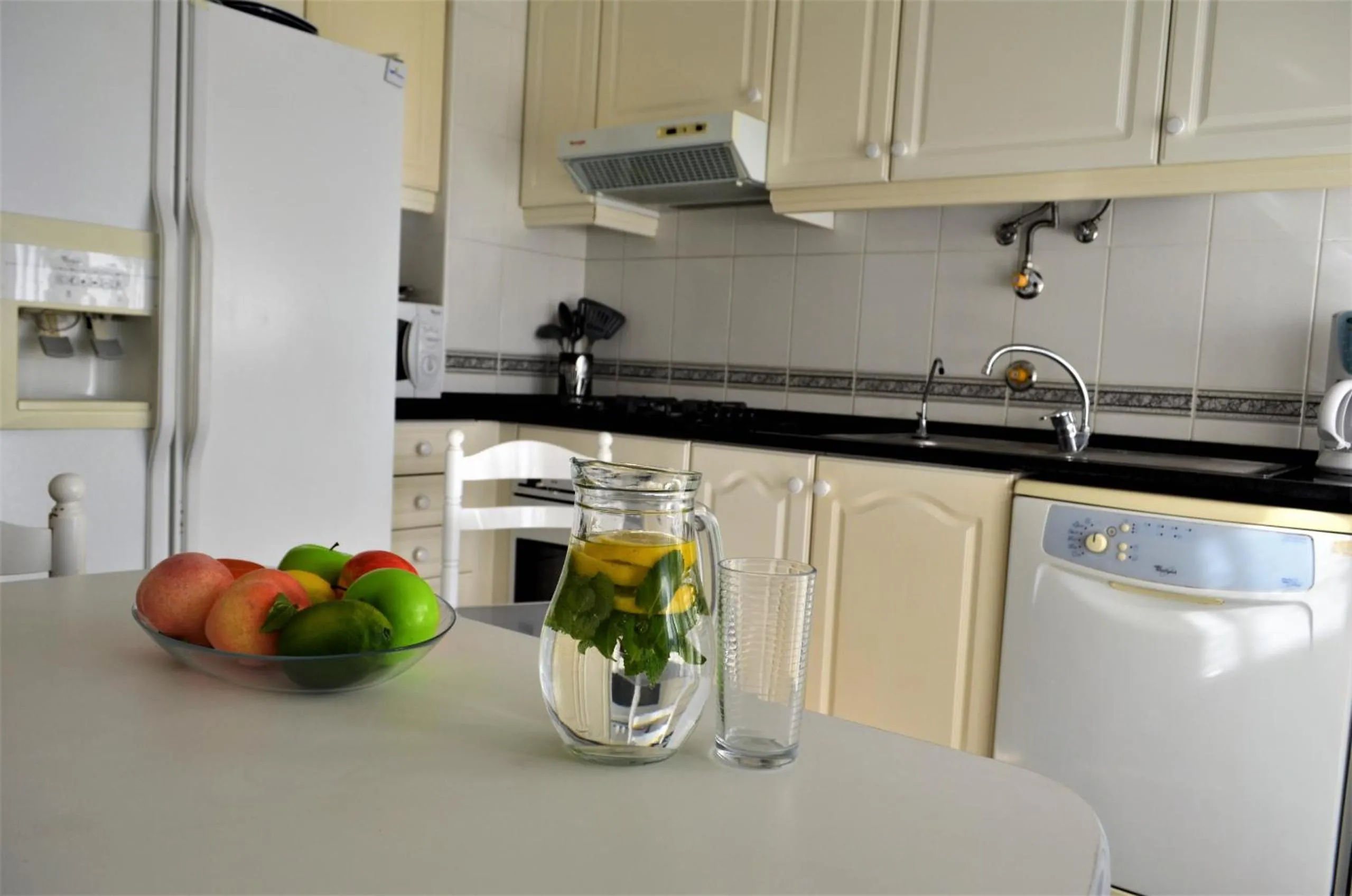 Kitchen or kitchenette in Golden View by Homie