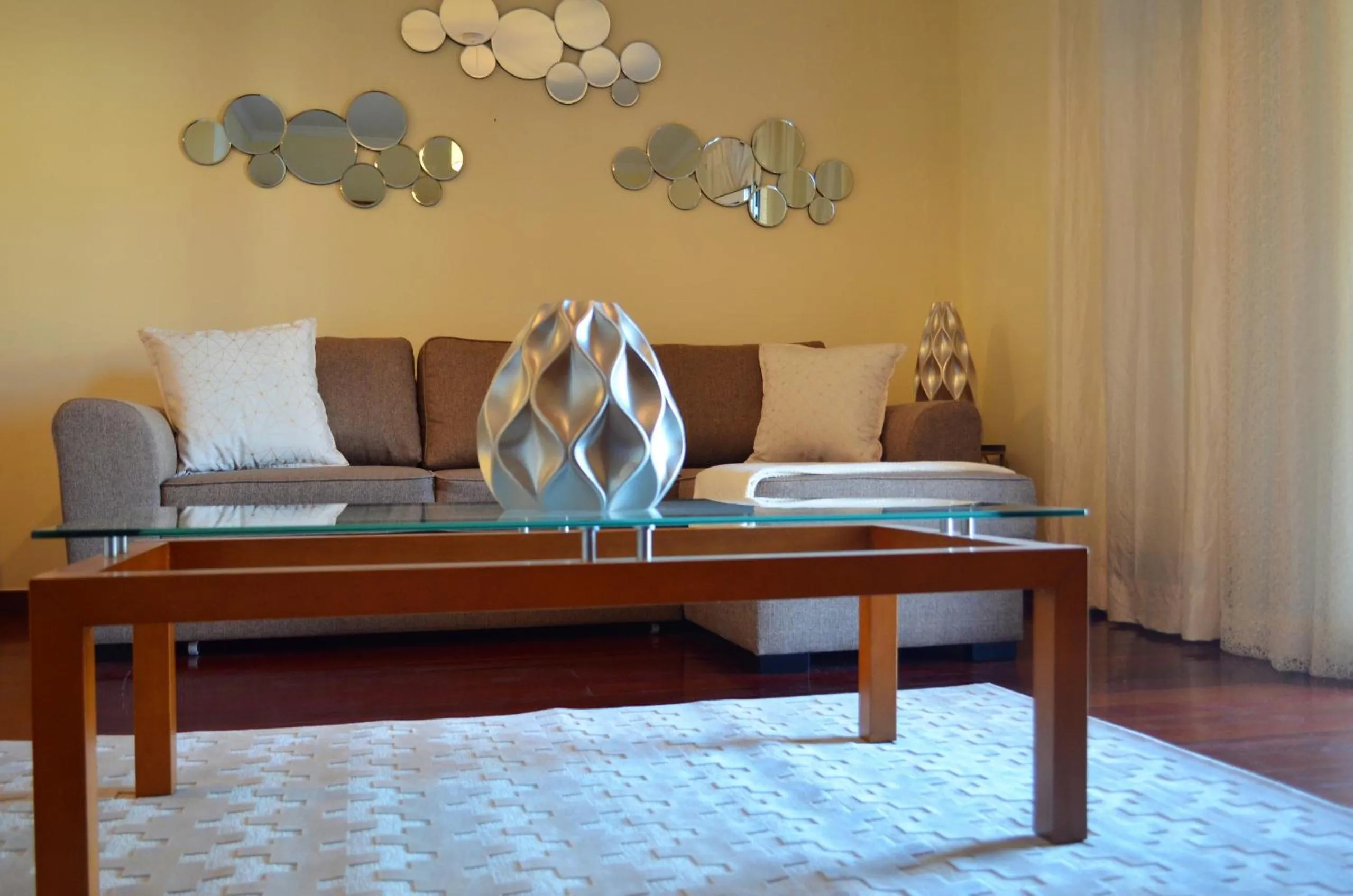 Communal lounge/ TV room in Golden View by Homie