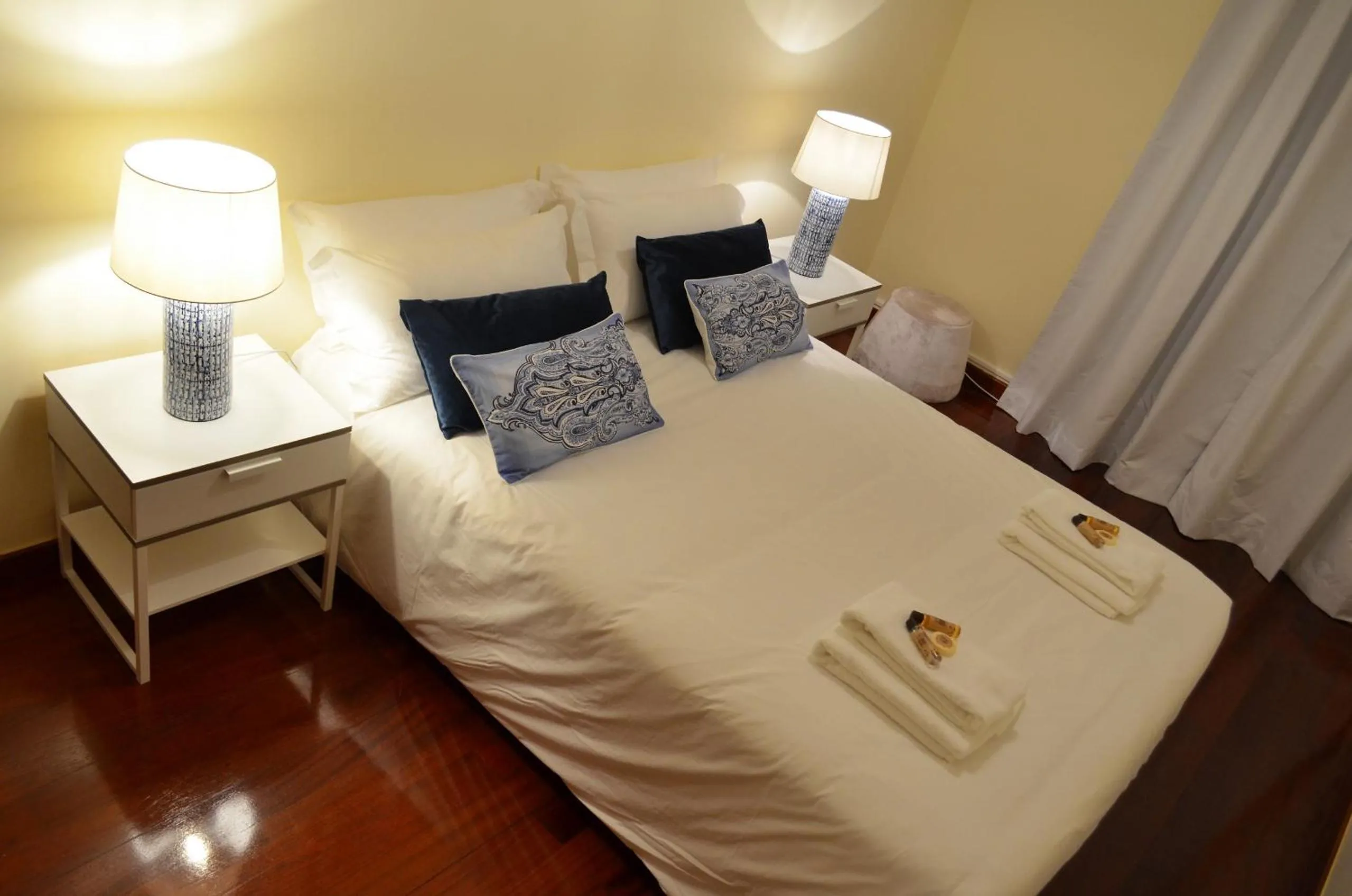 Bed in Golden View by Homie