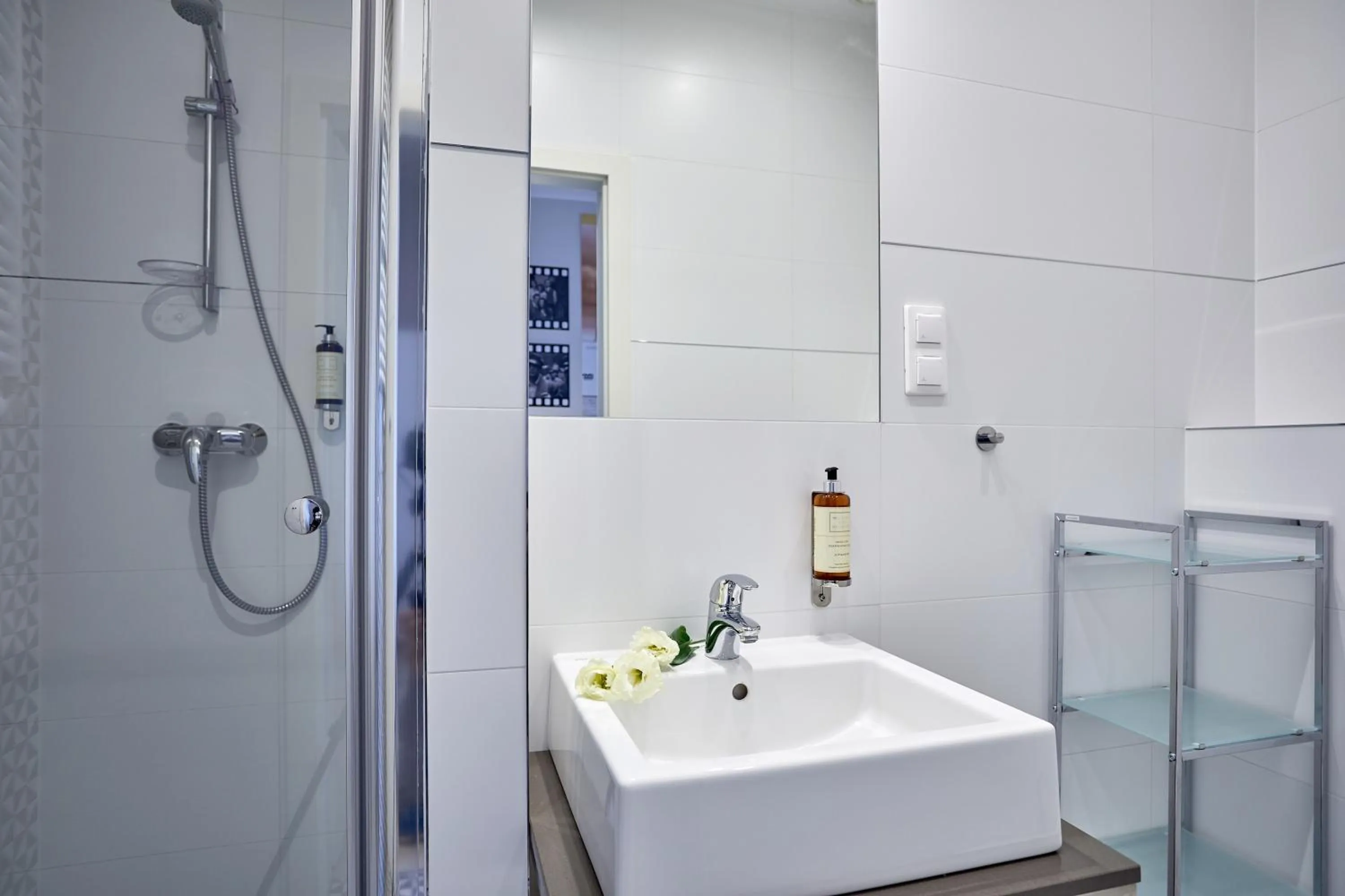 Shower in FLORIANSKA 32 by PI Apartments