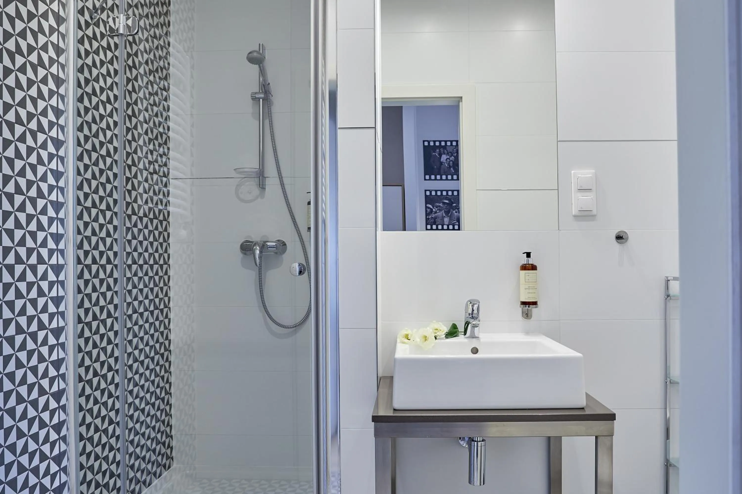 Shower in FLORIANSKA 32 by PI Apartments