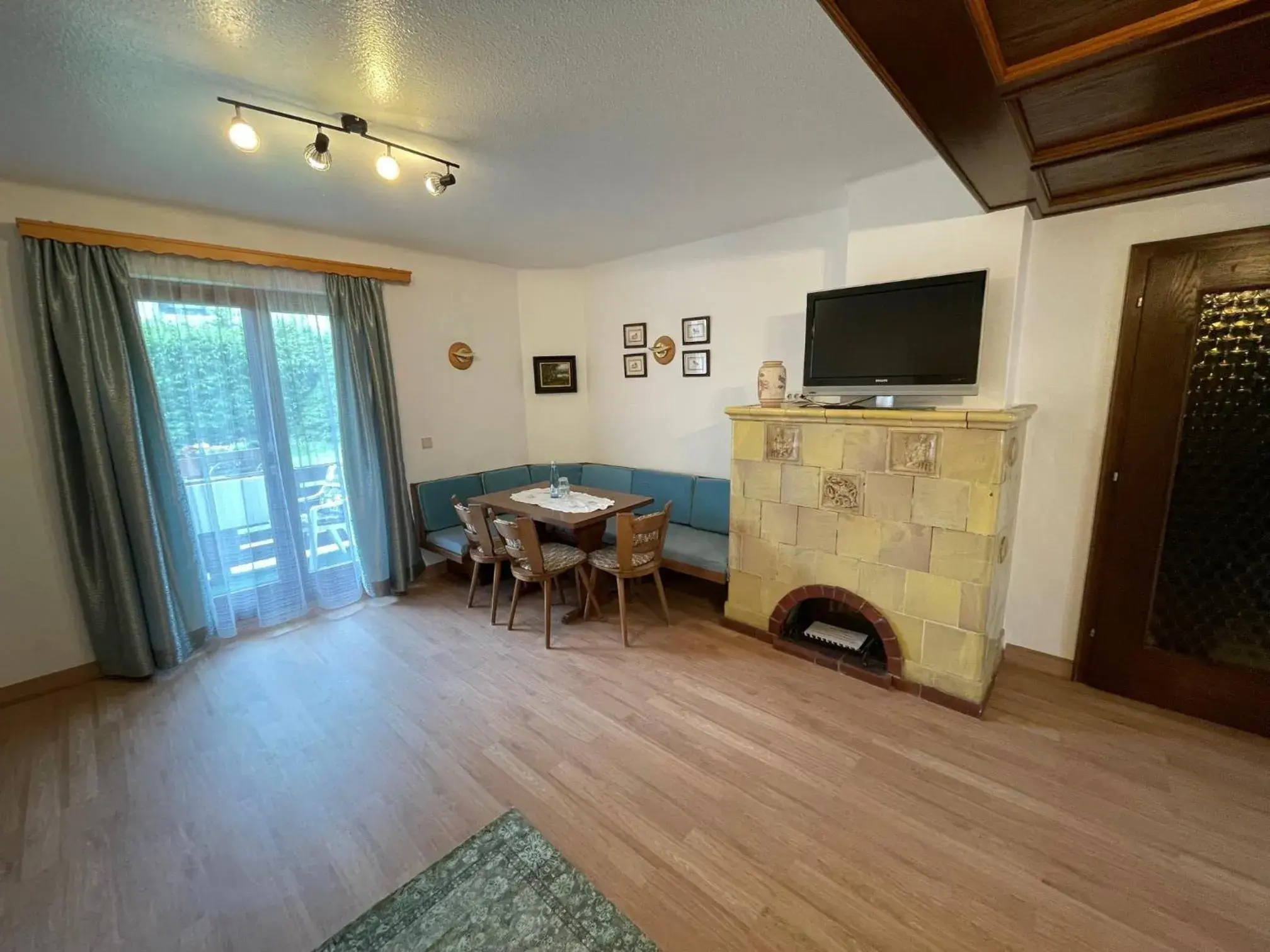 Family Room with Bath in Hotel Silberdistel Family Room with Bath in Hotel Silberdistel