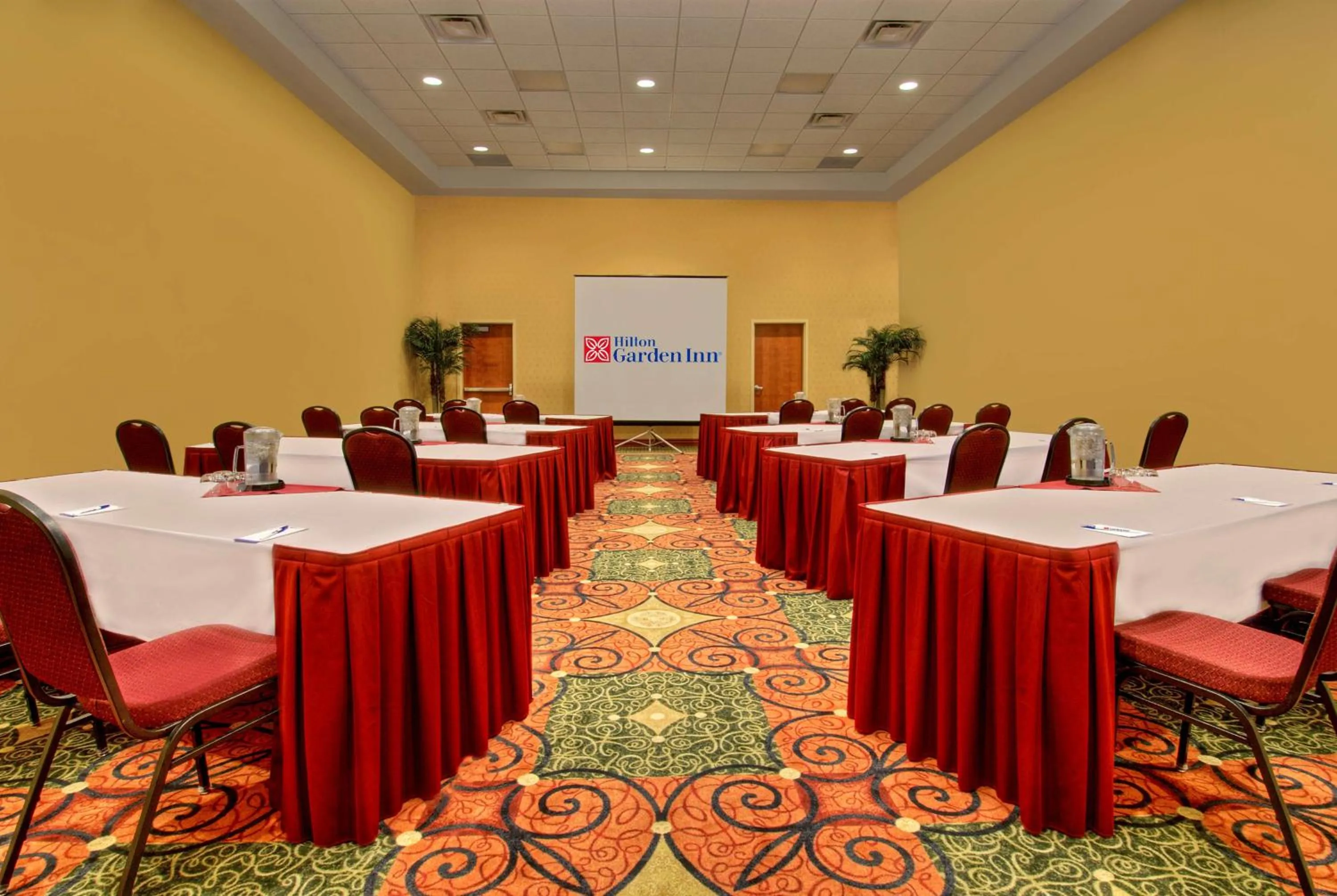 Meeting/conference room in Hilton Garden Inn Ottawa Airport