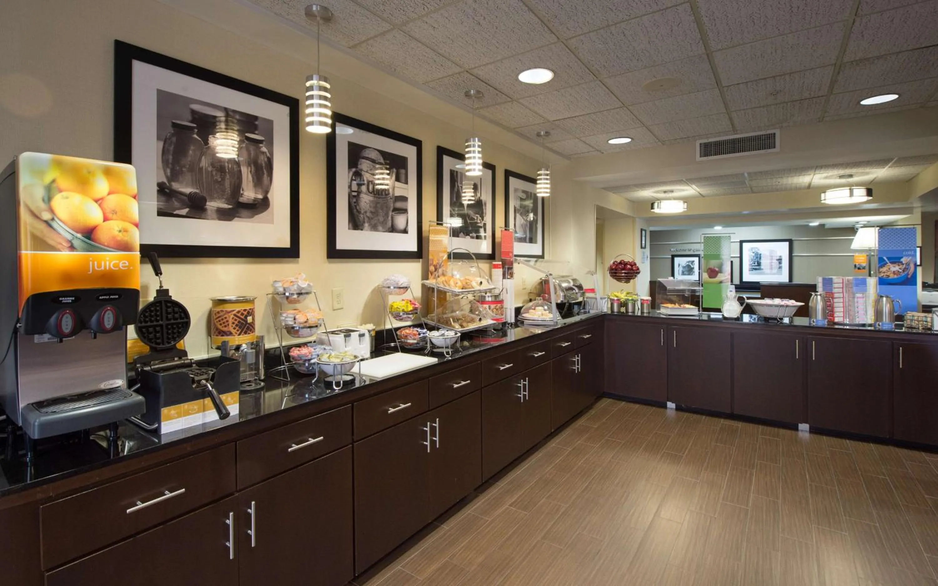 Restaurant/places to eat in Hampton Inn Gainesville