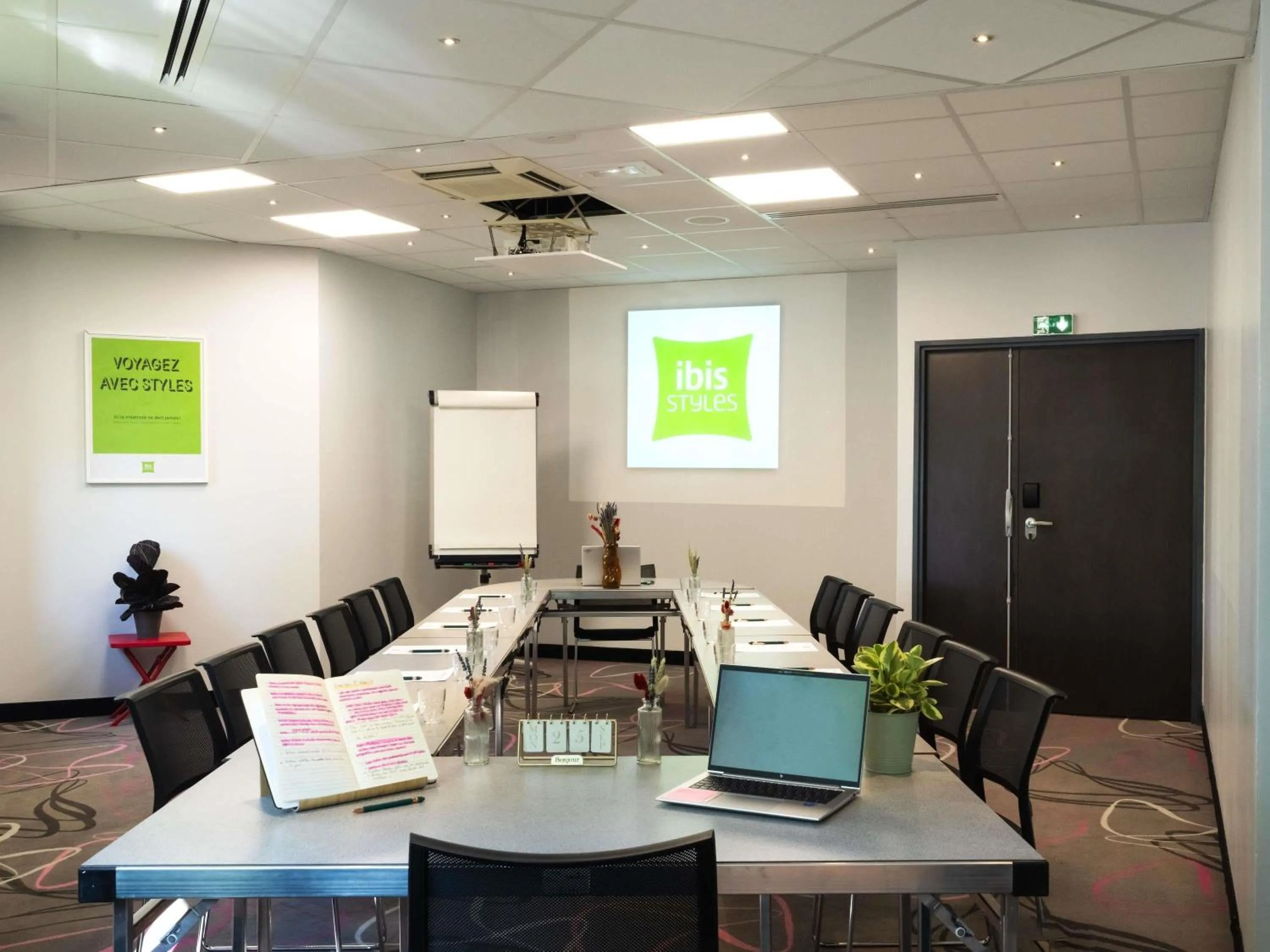Meeting/conference room in ibis Styles Romans-Valence Gare TGV