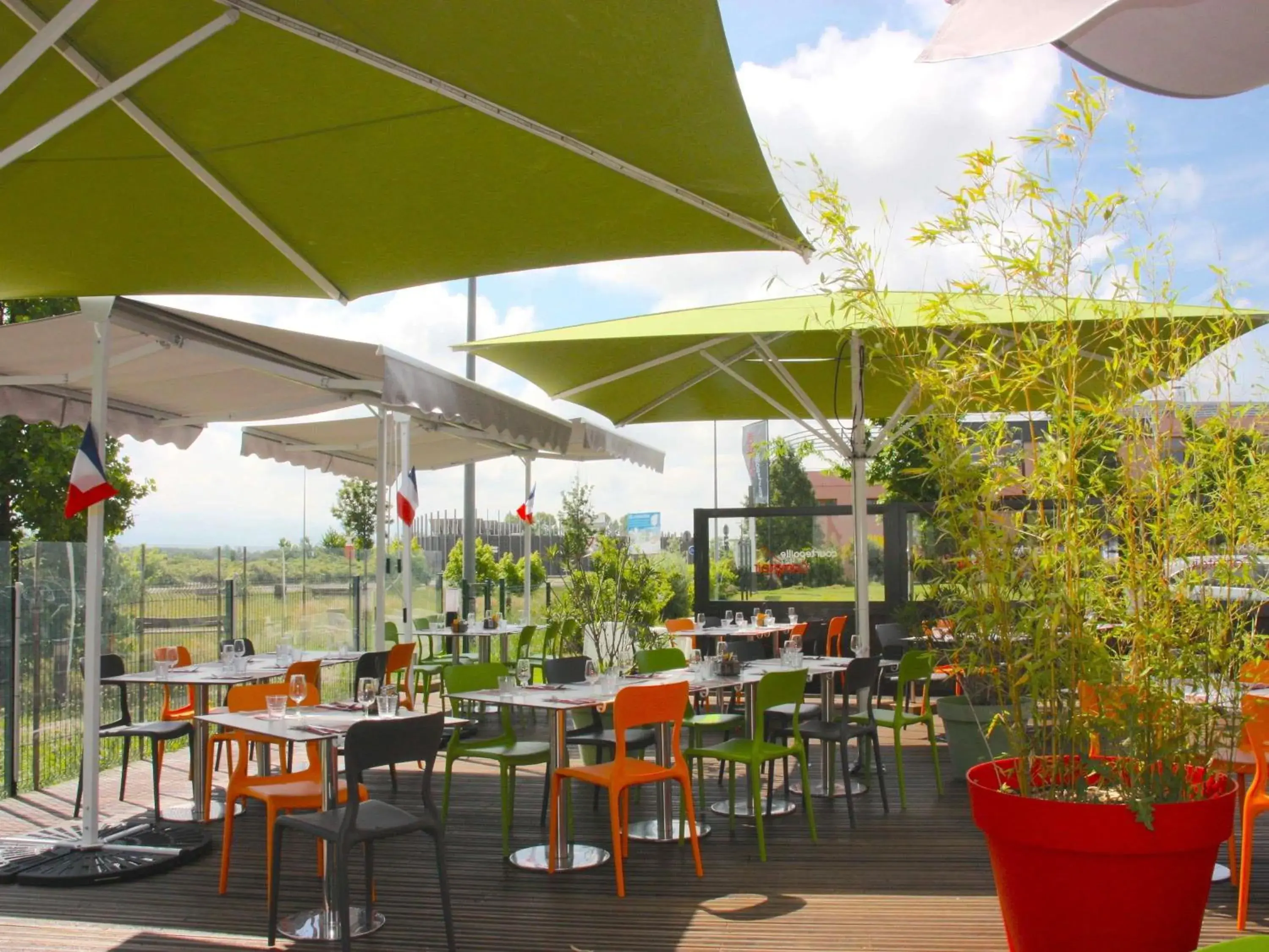 Restaurant/places to eat in ibis Styles Romans-Valence Gare TGV Restaurant/places to eat in ibis Styles Romans-Valence Gare TGV