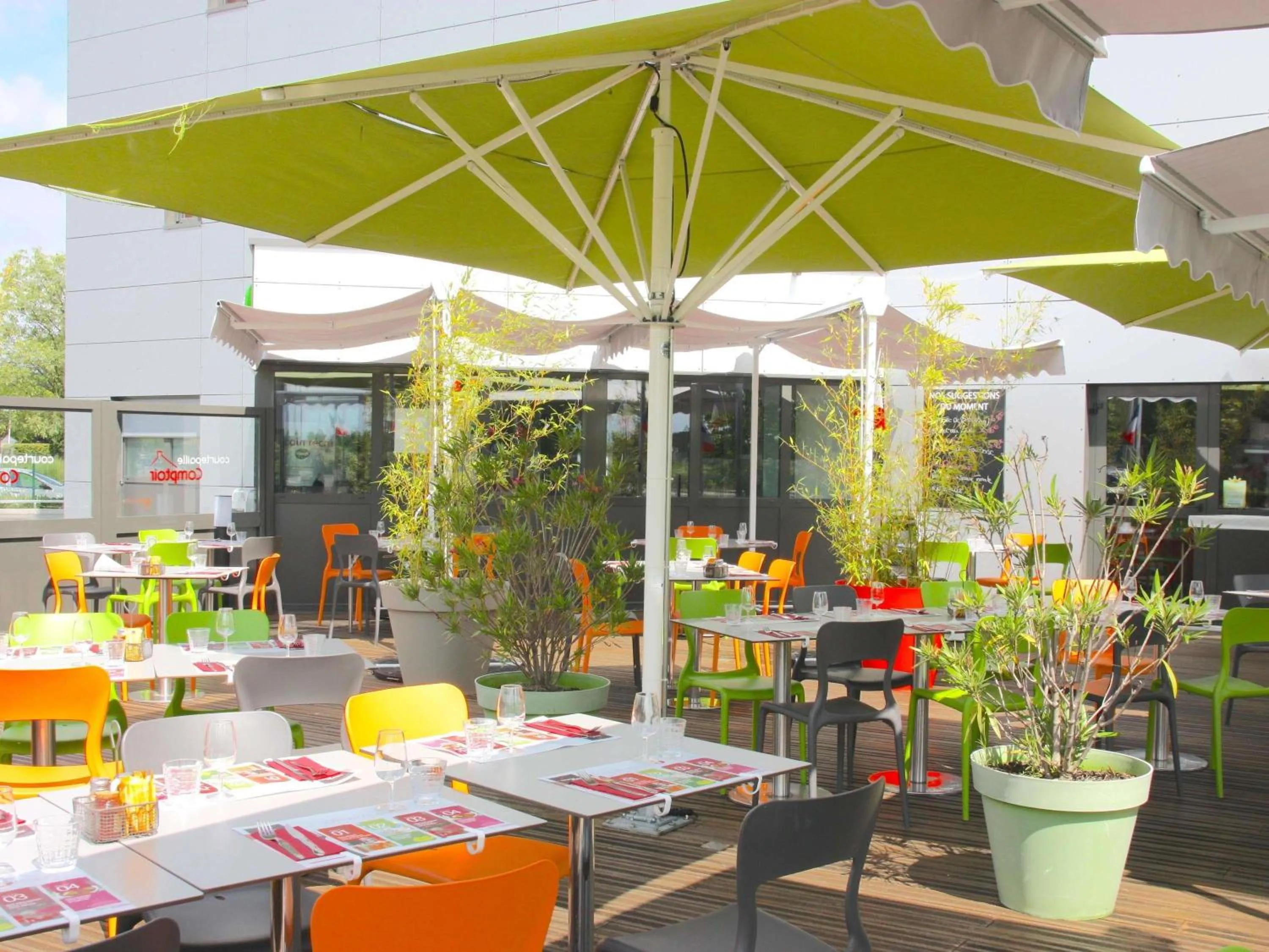 Restaurant/places to eat in ibis Styles Romans-Valence Gare TGV