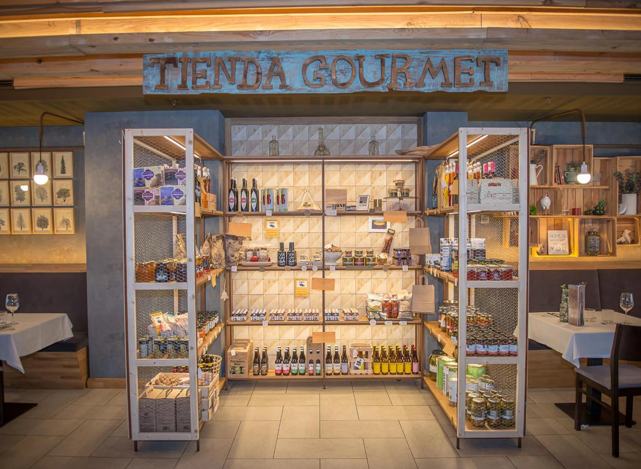 On-site shops in Apartahotel & Spa Jacetania