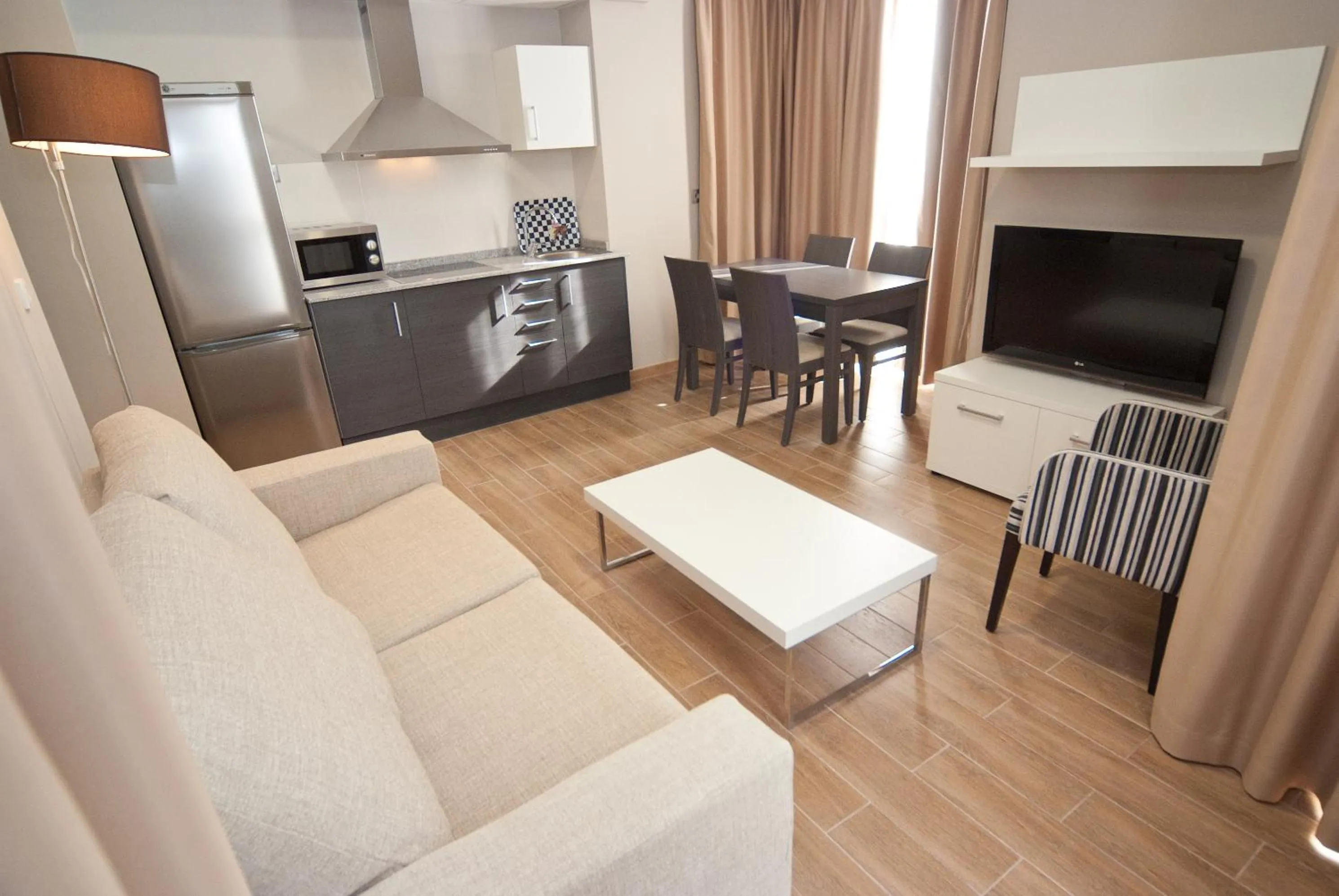 Kitchen or kitchenette in Apartahotel & Spa Jacetania