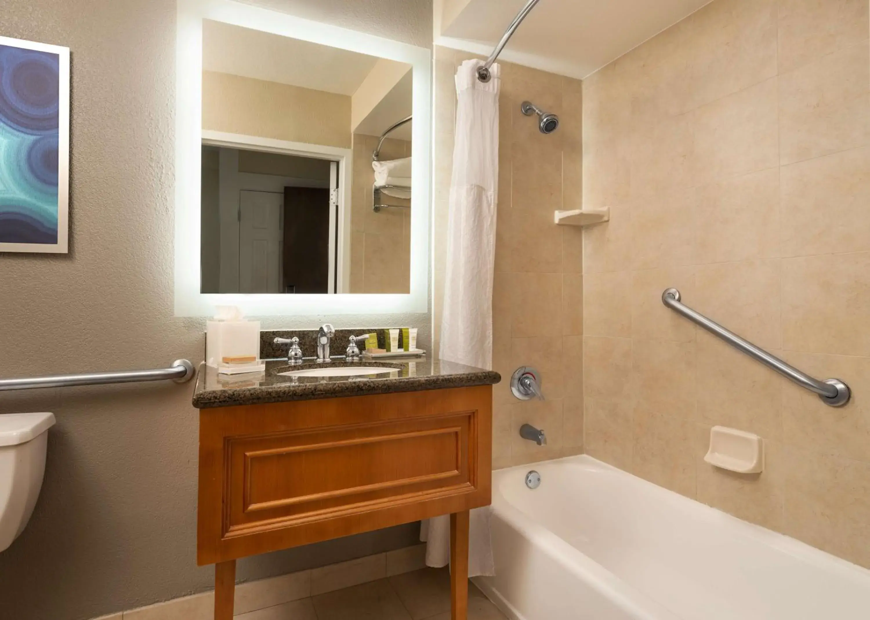 Double Room with Two Double Beds and Bath Tub - Disability Access in Hilton Clearwater Beach Resort & Spa Double Room with Two Double Beds and Bath Tub - Disability Access in Hilton Clearwater Beach Resort & Spa