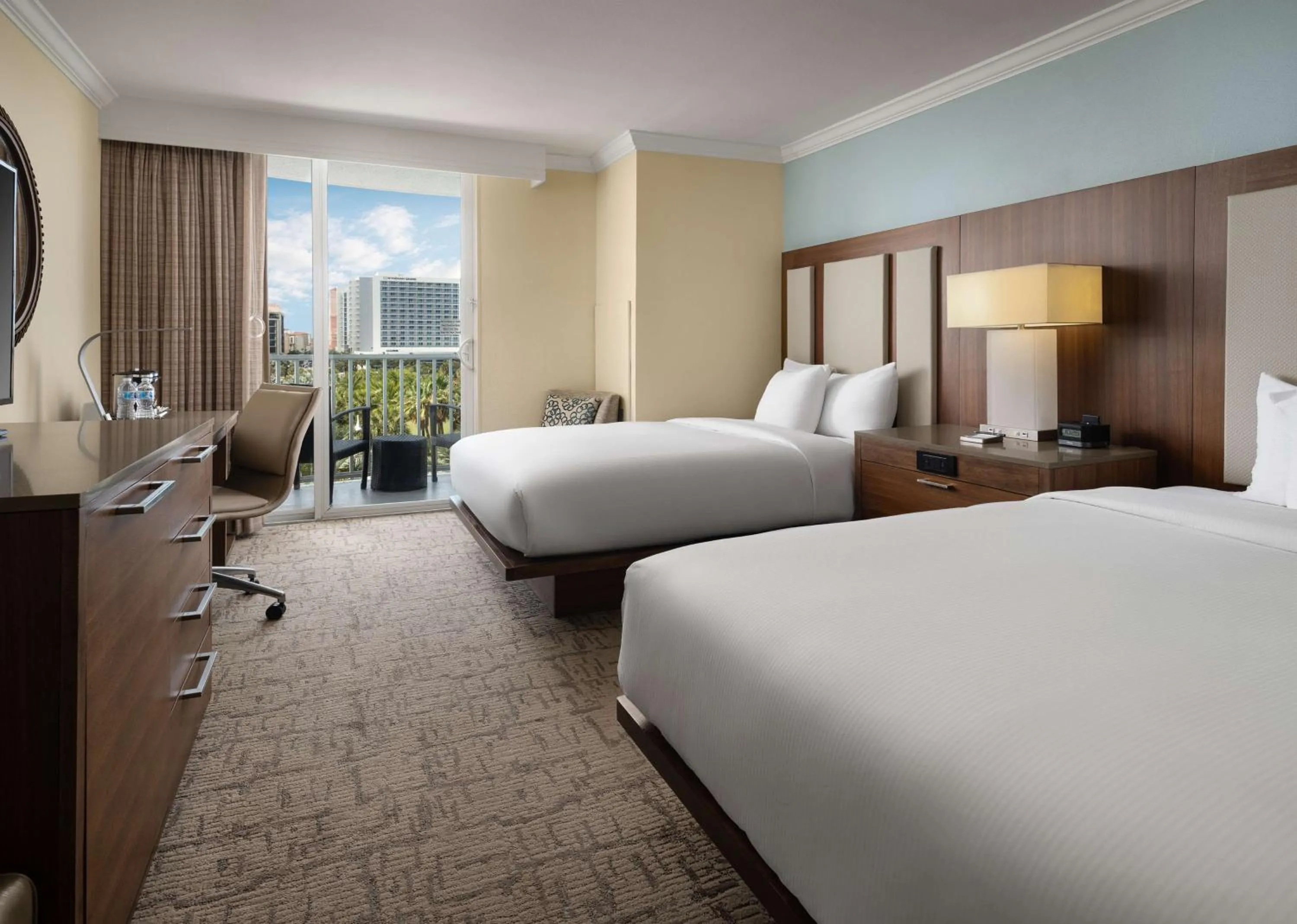 Bedroom, Bed in Hilton Clearwater Beach Resort & Spa