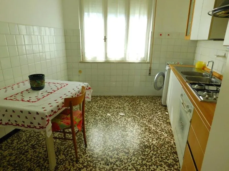 silent apartment, levanto