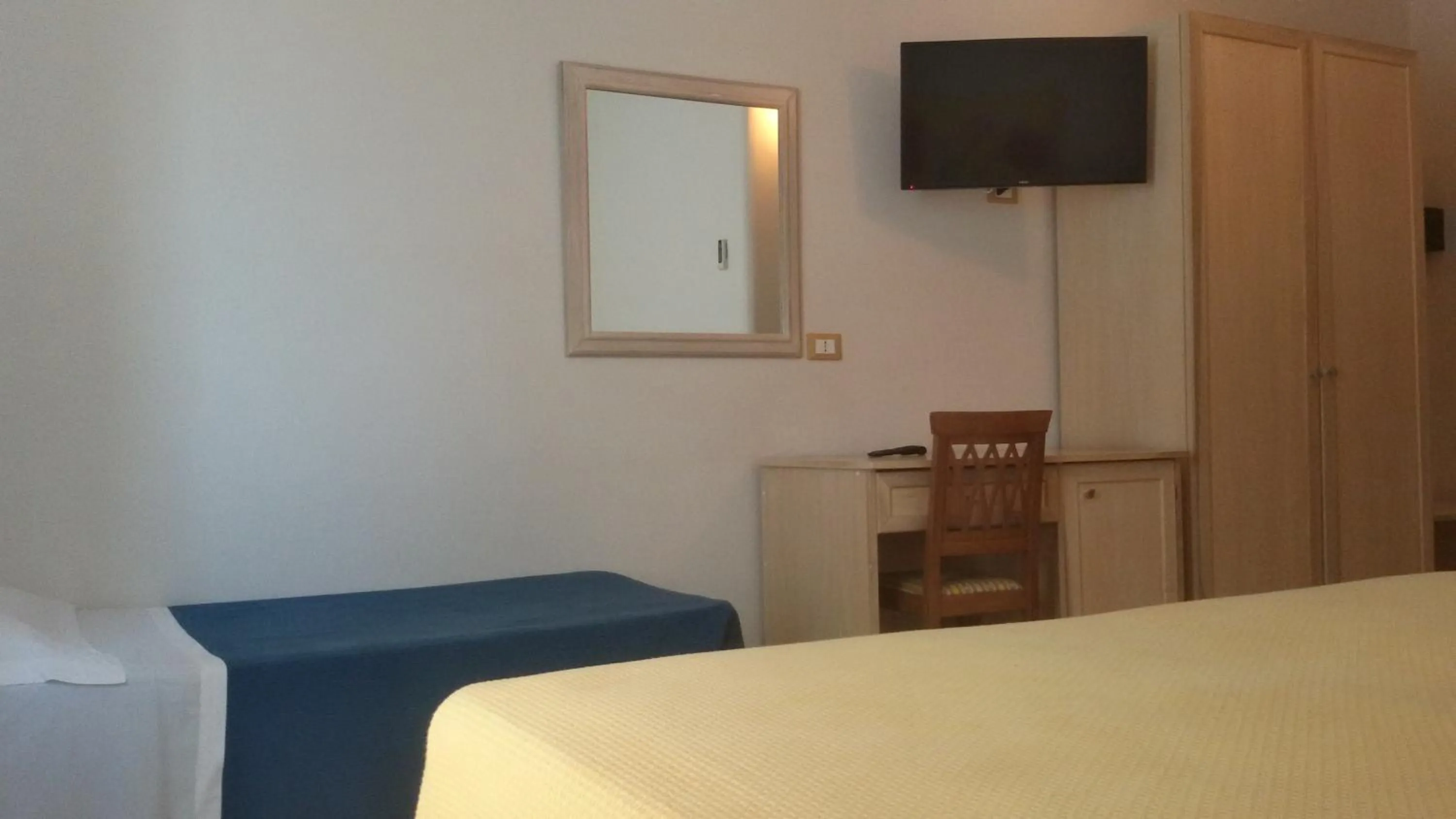 Bedroom, Bed in Hotel Corallo