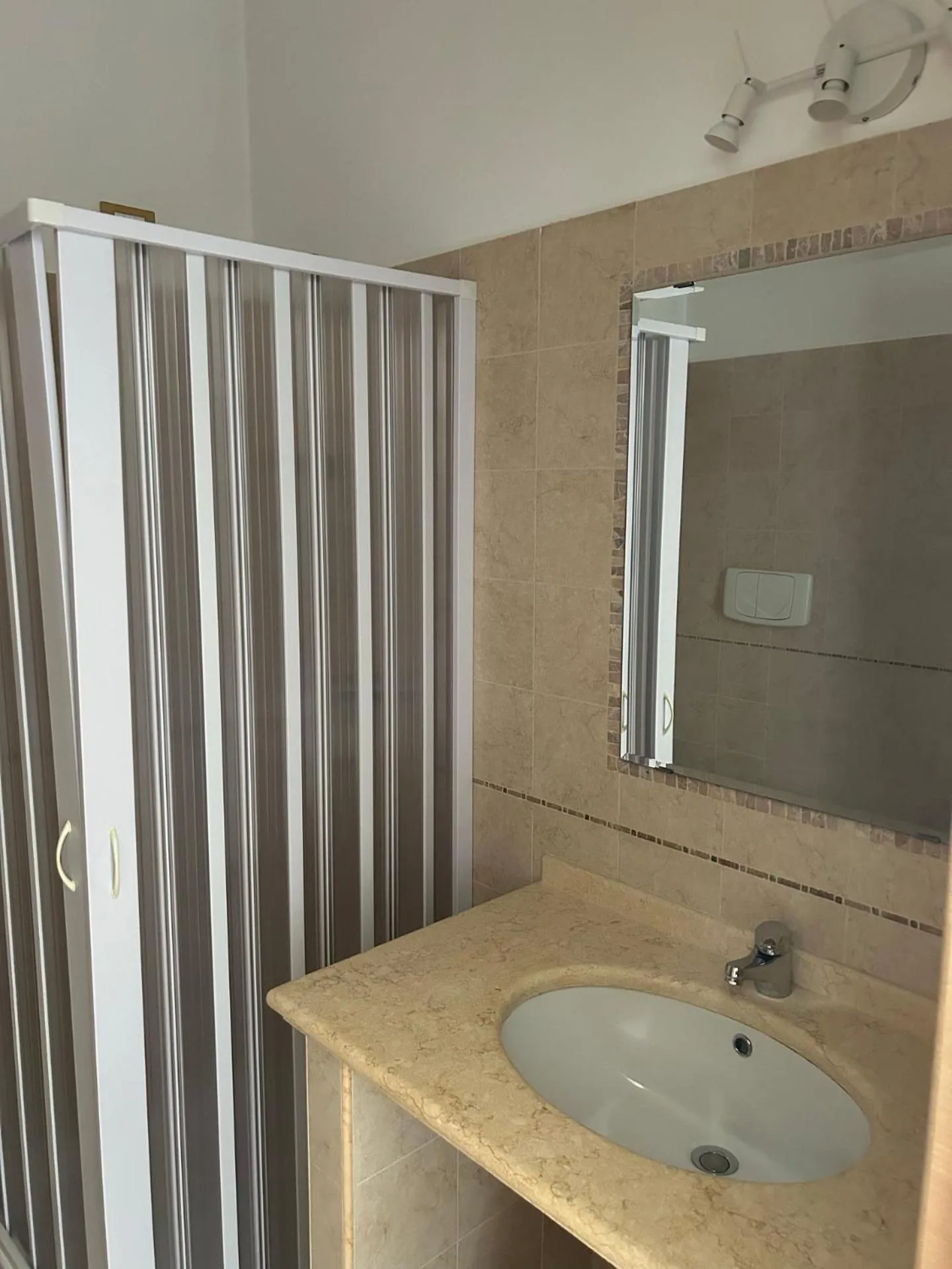 Bathroom in Hotel Corallo