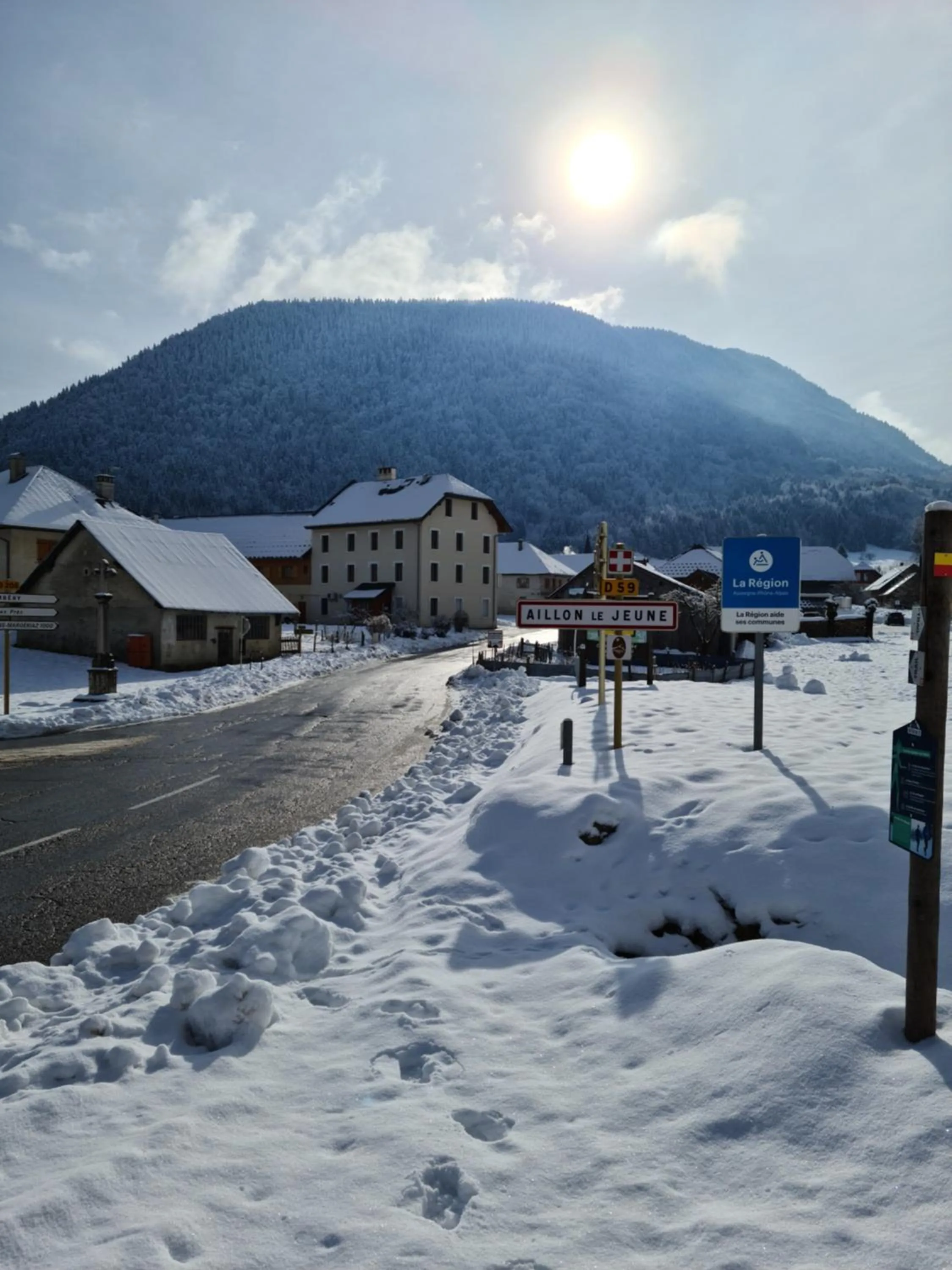 Property building in Hôtel du Soleil