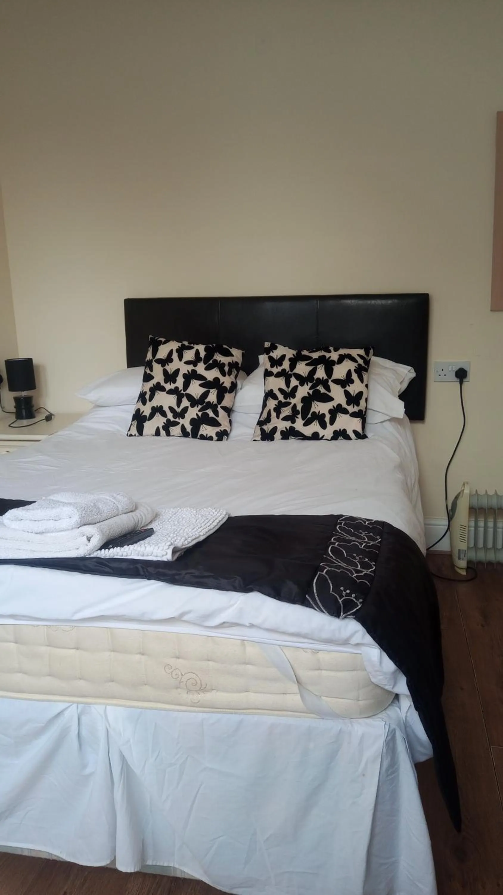 Bedroom, Bed in The Wilton Weymouth