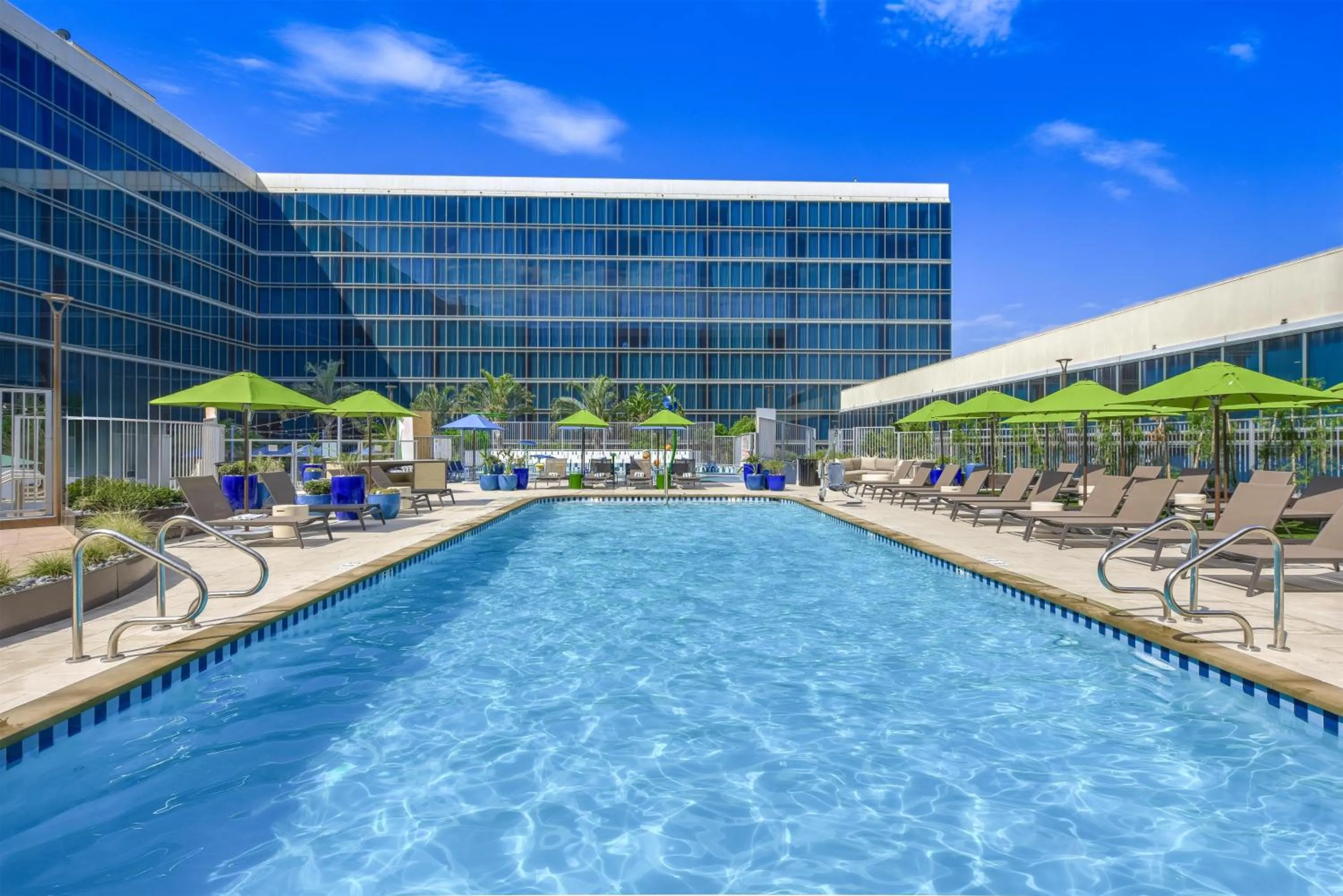 Pool view in Hilton Anaheim
