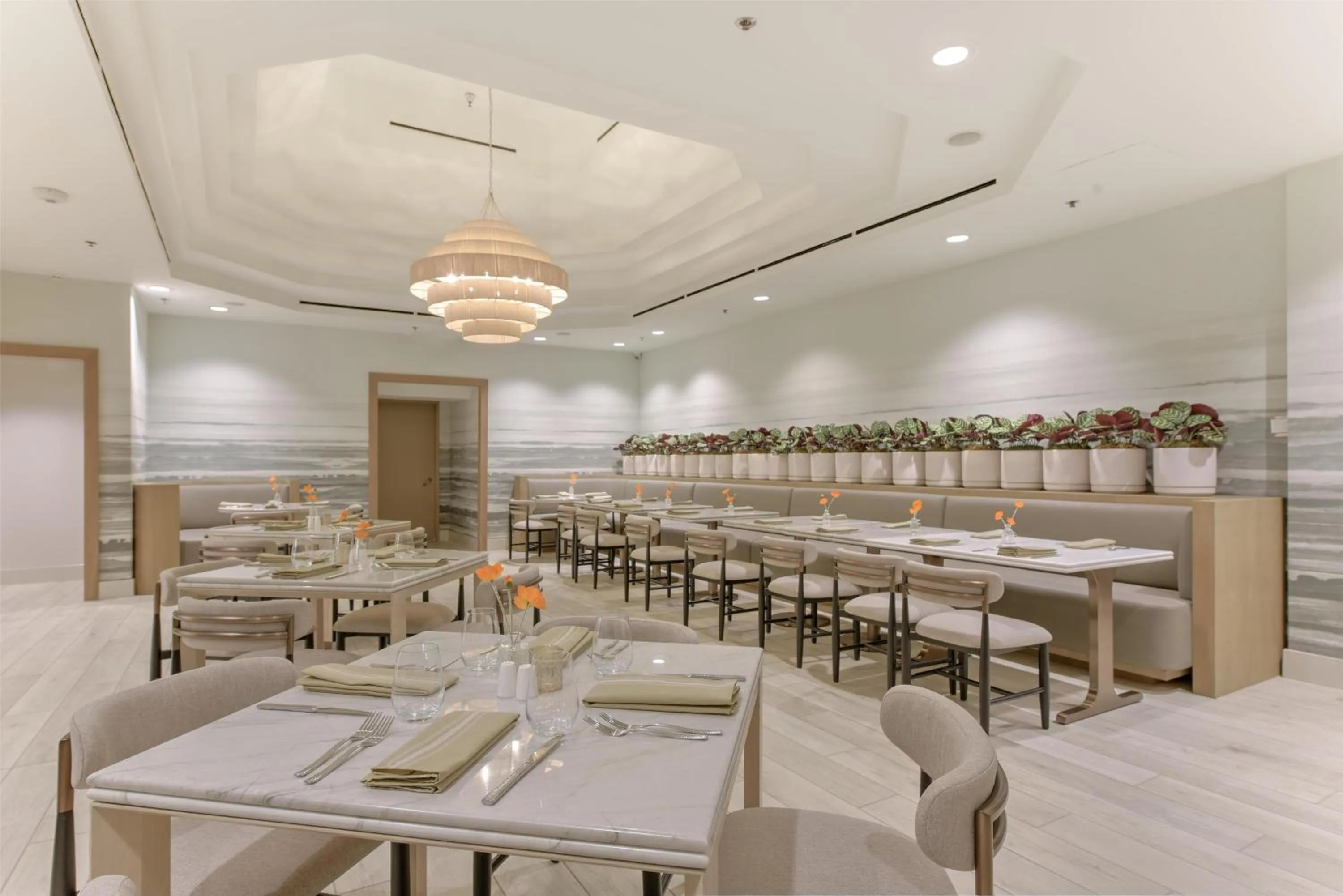 Restaurant/places to eat in Hilton Anaheim