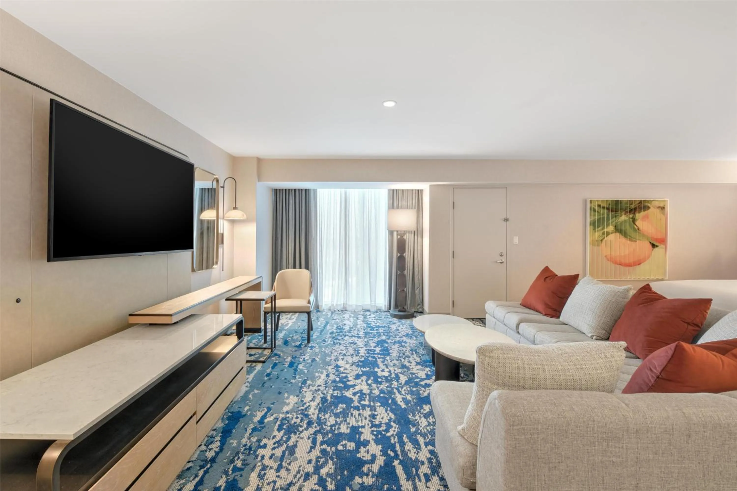 Living room, Bed in Hilton Anaheim