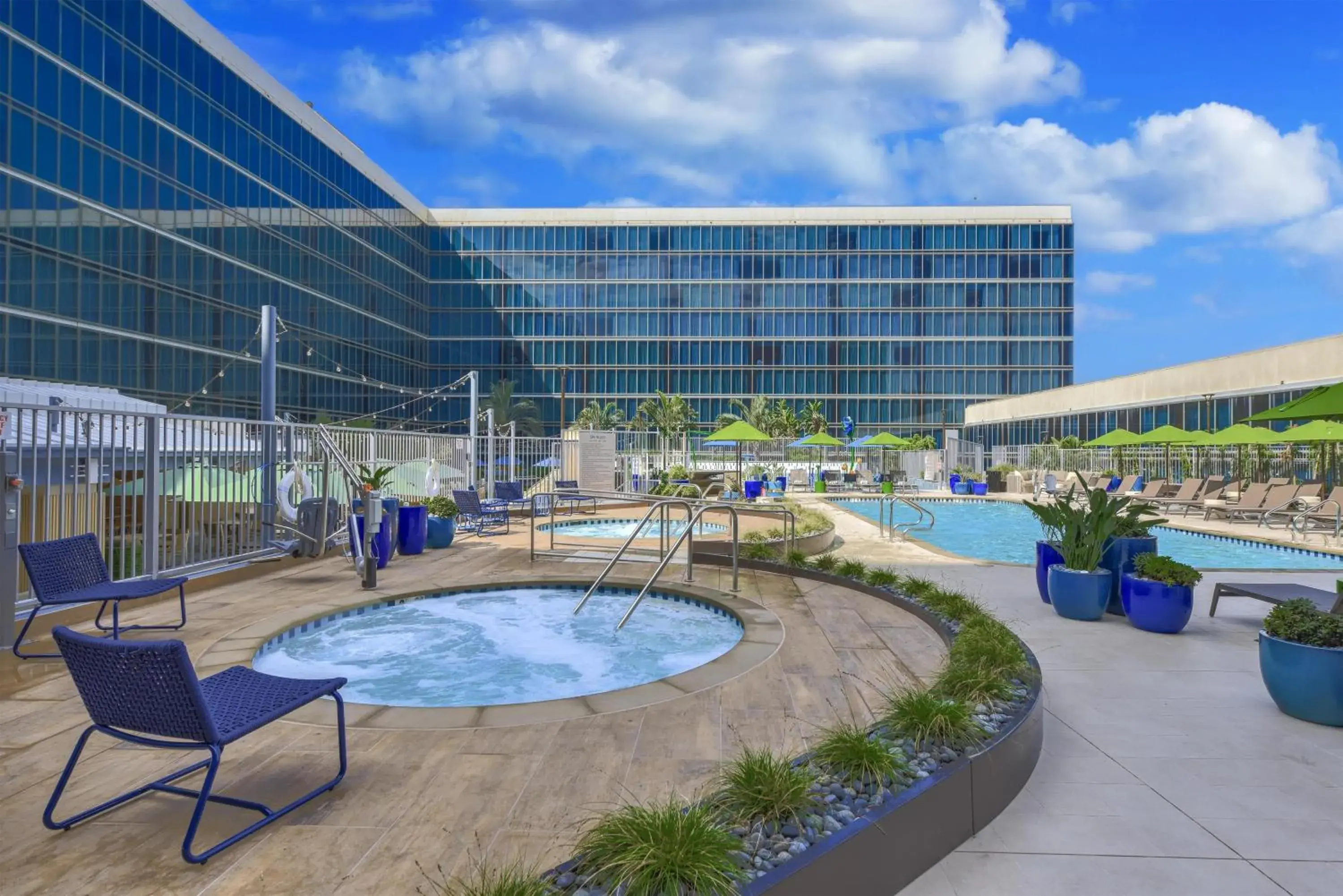 Pool view in Hilton Anaheim Pool view in Hilton Anaheim