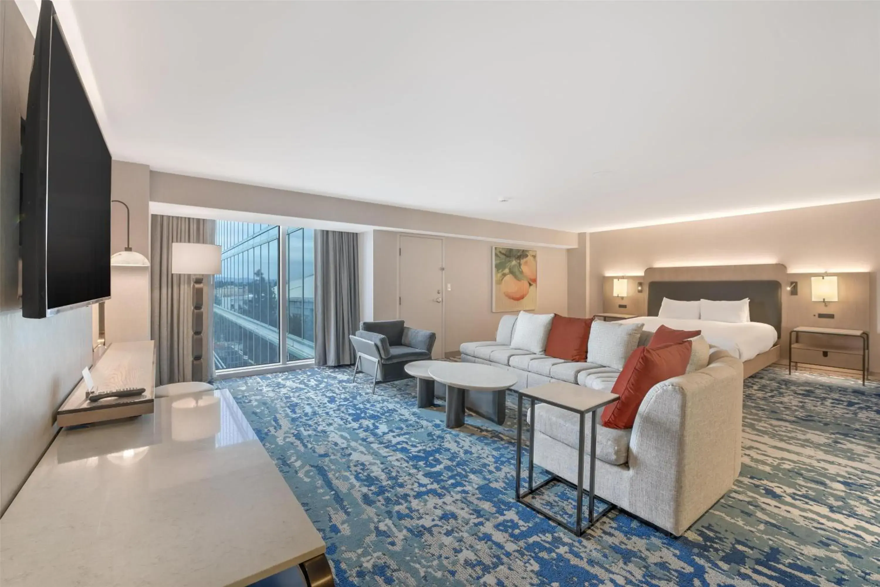 King Studio Suite in Hilton Anaheim King Studio Suite in Hilton Anaheim