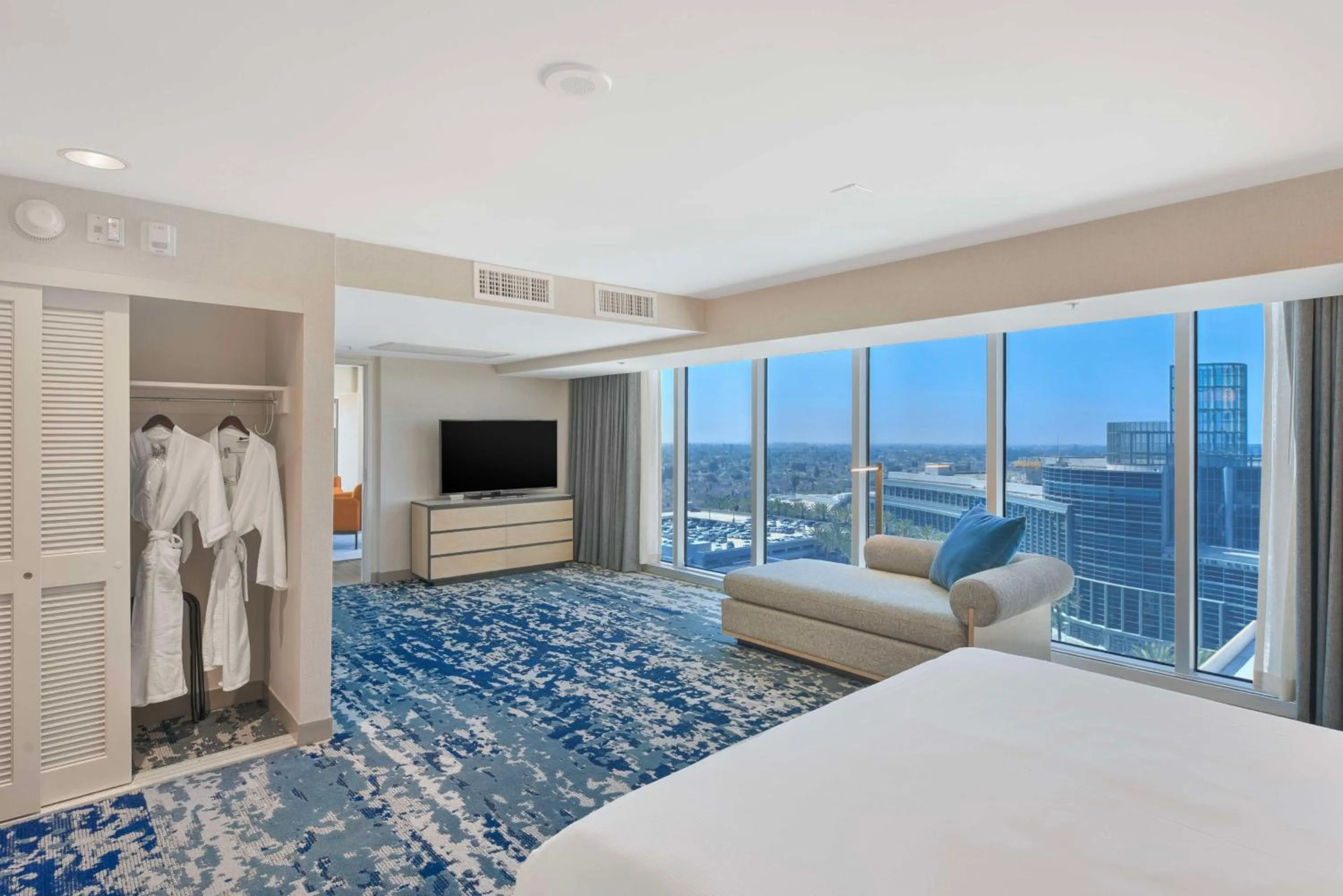 Bed in Hilton Anaheim