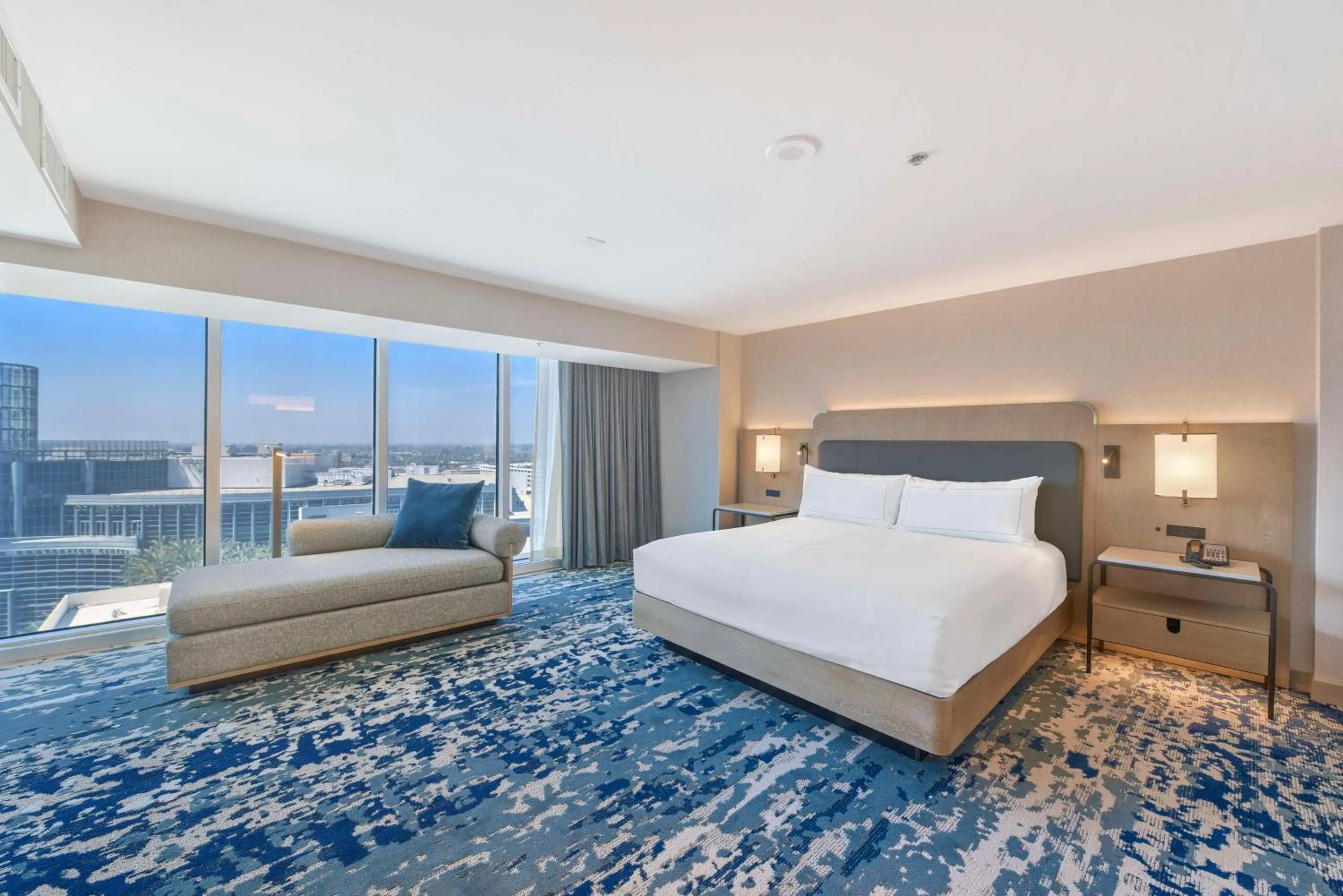 Bed in Hilton Anaheim