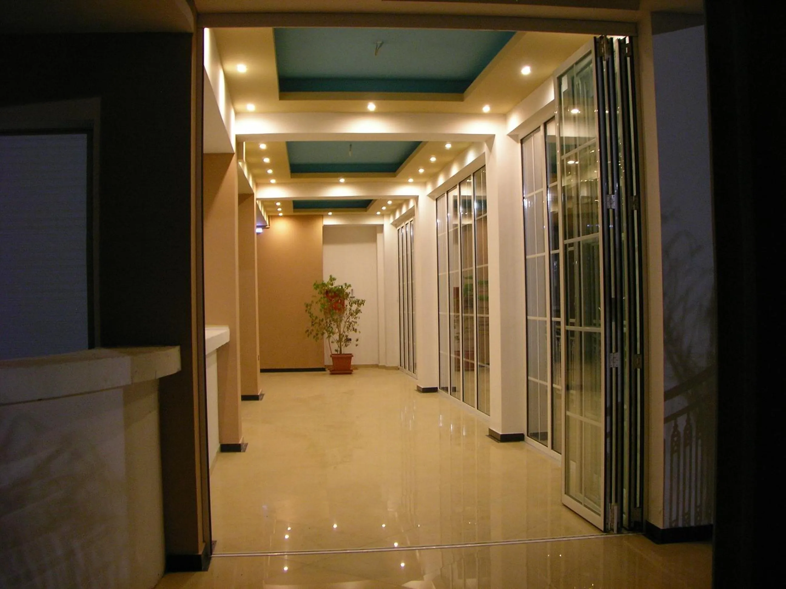 Facade/entrance in Mariana Hotel