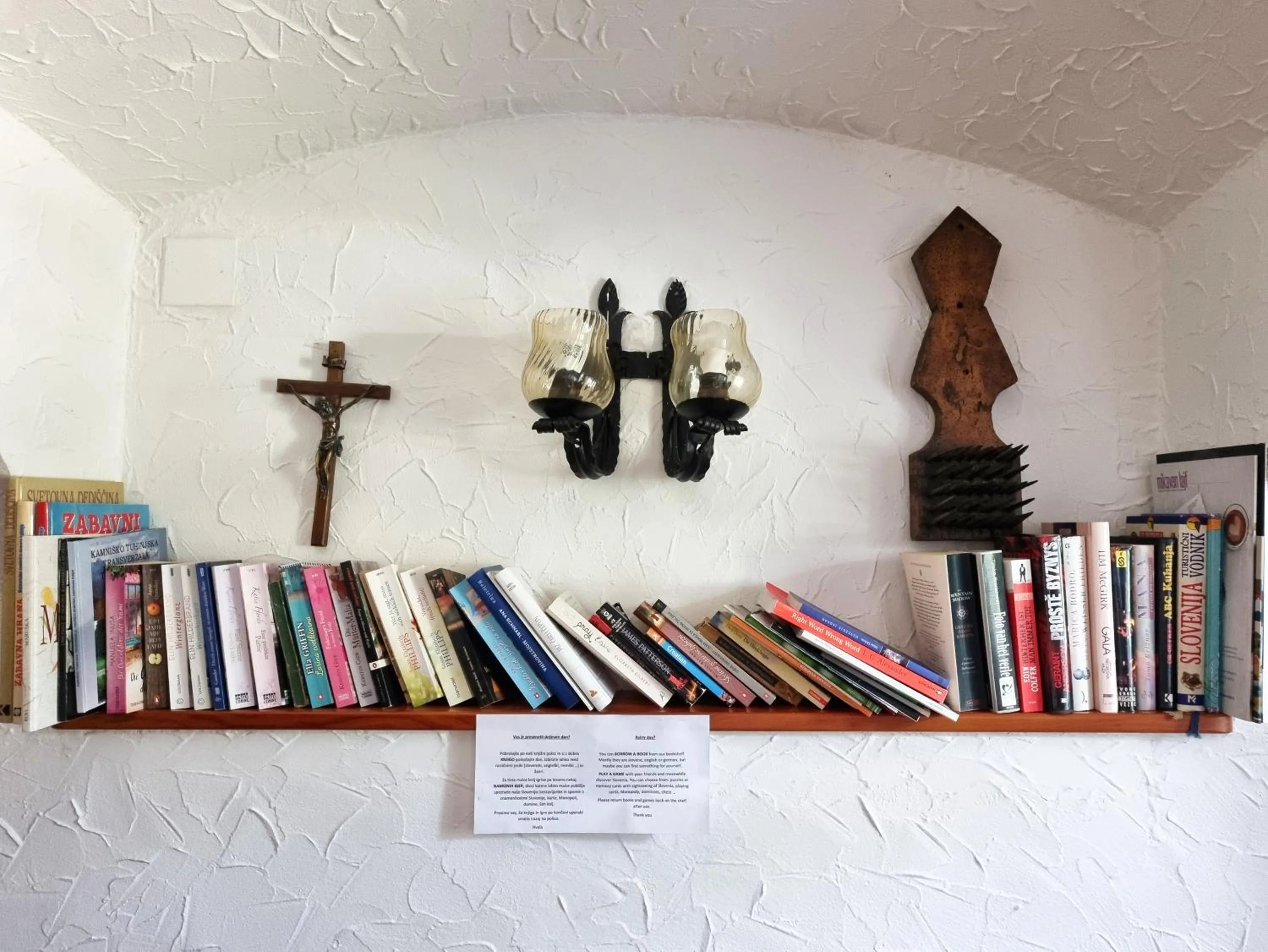 Communal lounge/ TV room in B&B Pod Skalo