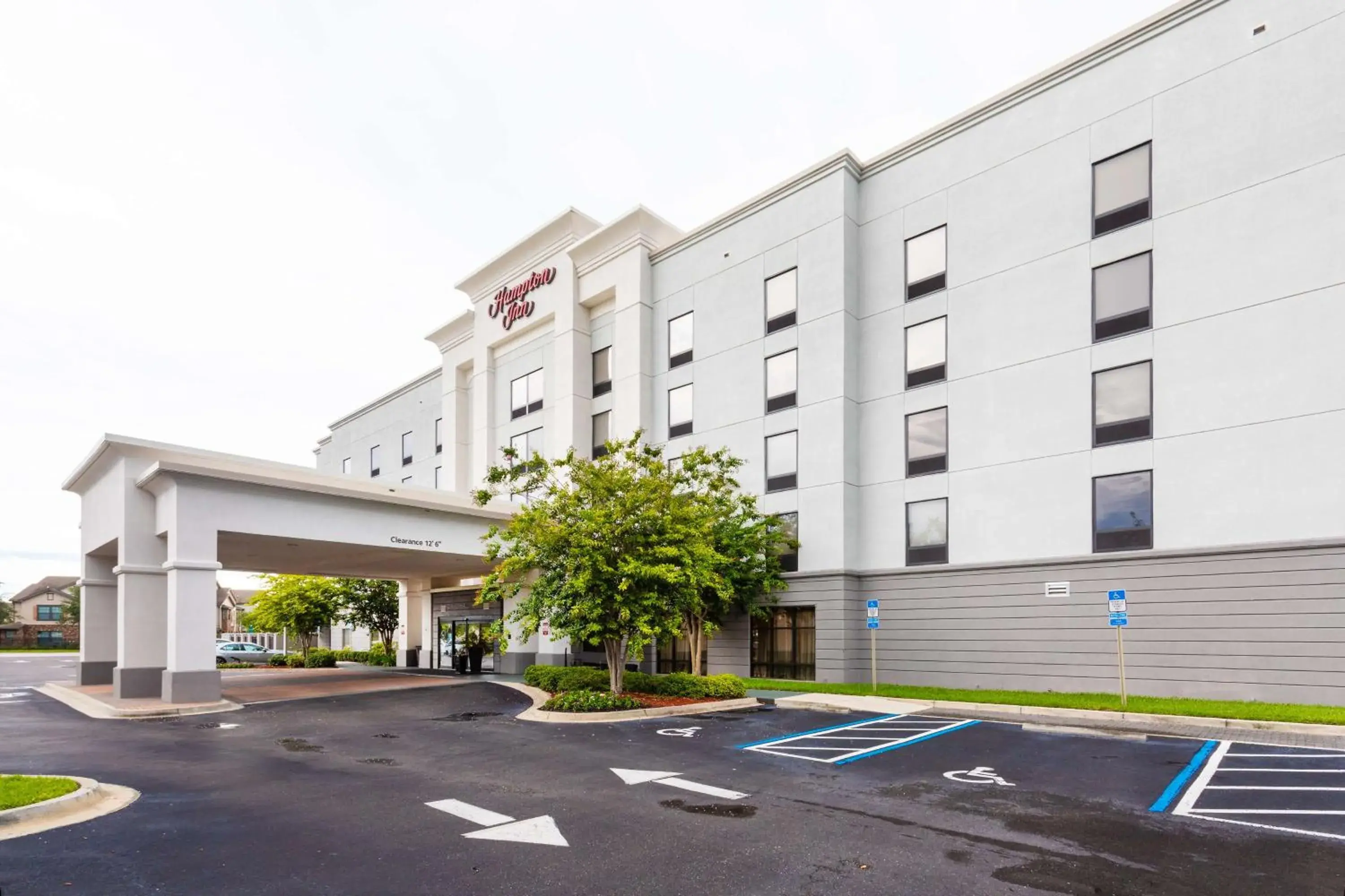 Property building in Hampton Inn Jacksonville-I-295 East/Baymeadows Property building in Hampton Inn Jacksonville-I-295 East/Baymeadows