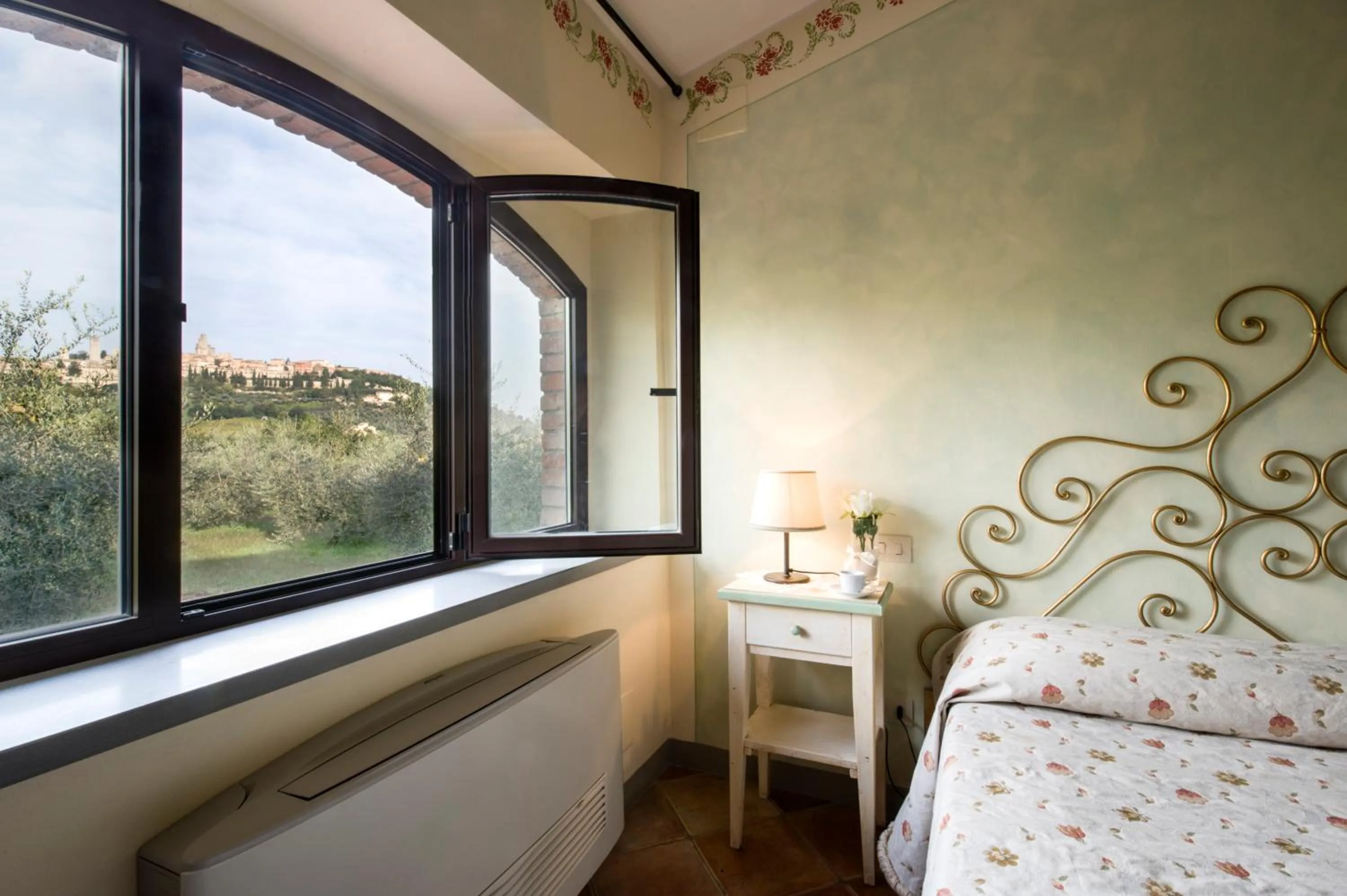Bed in B&B Ponte a Nappo San Gimignano