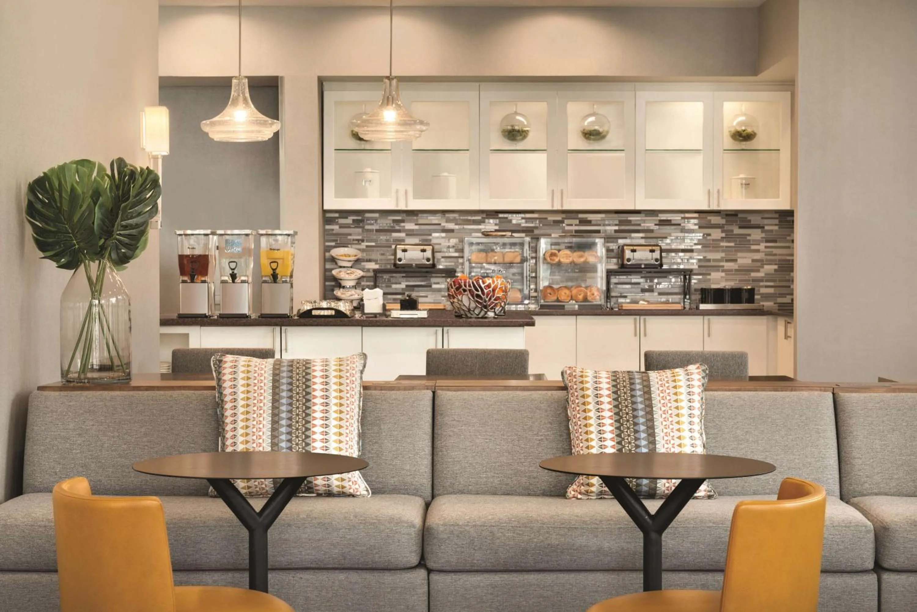 Breakfast, Lounge/Bar in Homewood Suites by Hilton-Seattle Convention Center-Pike Street