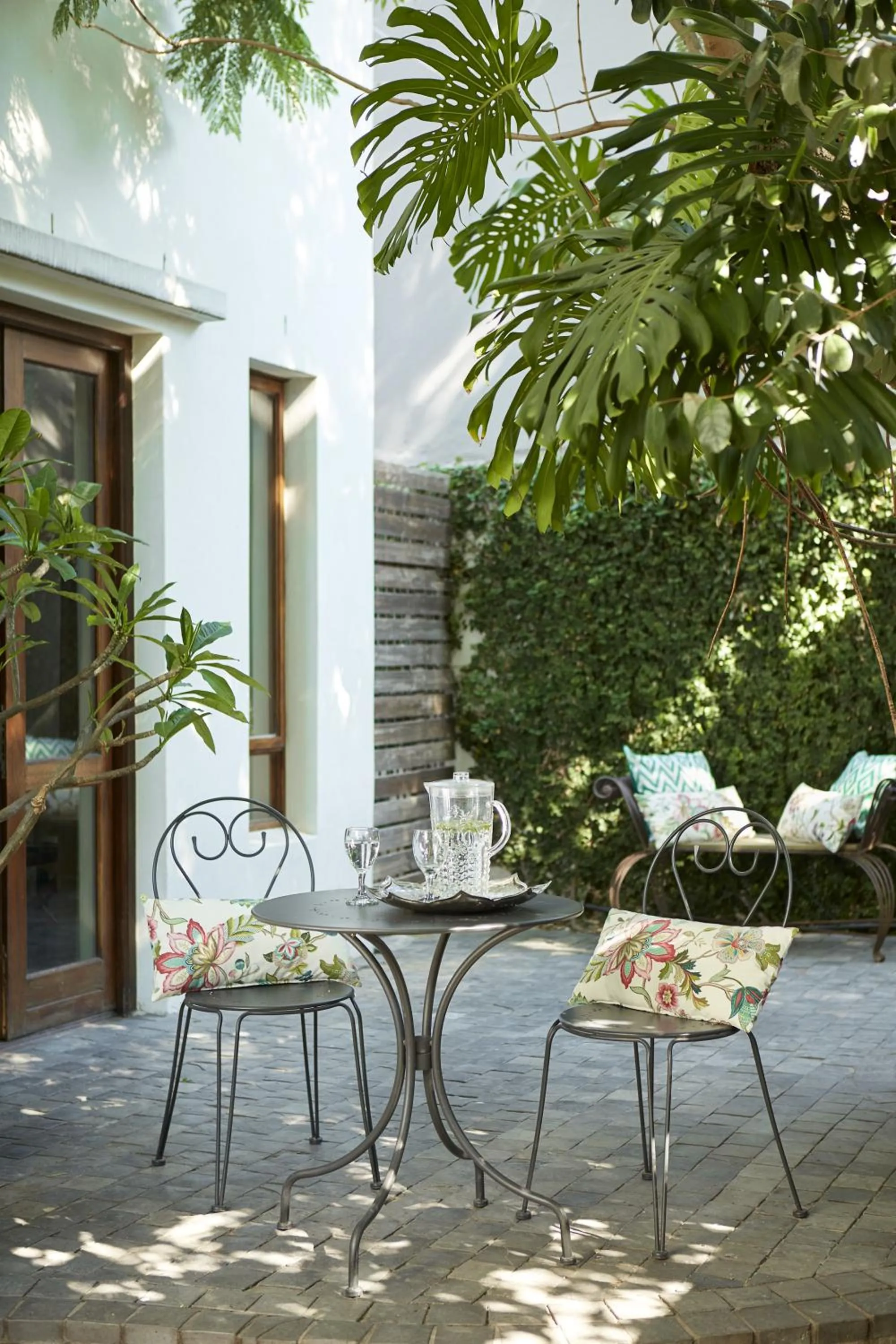 Garden in Bayflowers Guest House