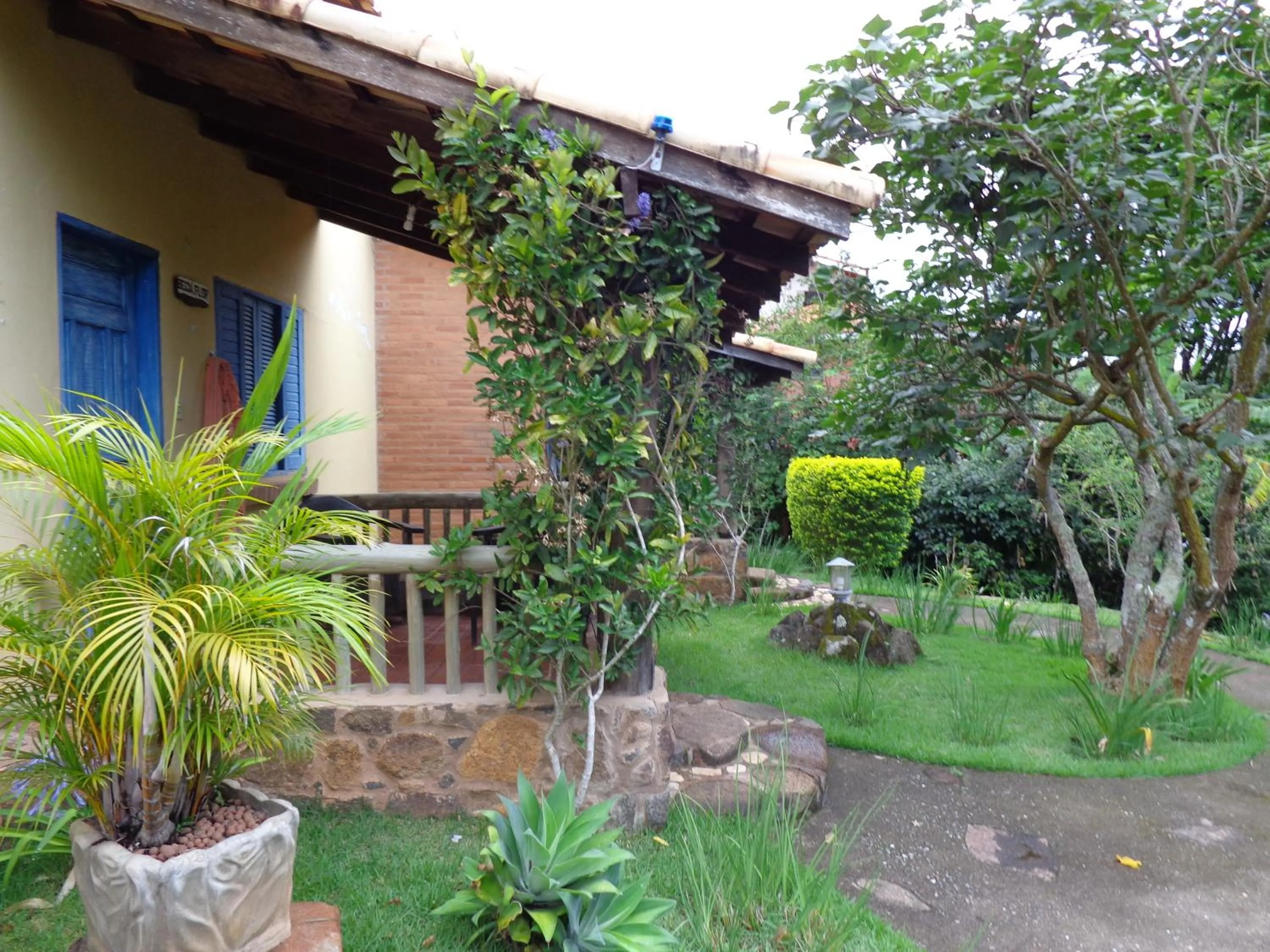 Family Apartment with Balcony in Pousada Cheiro da Terra