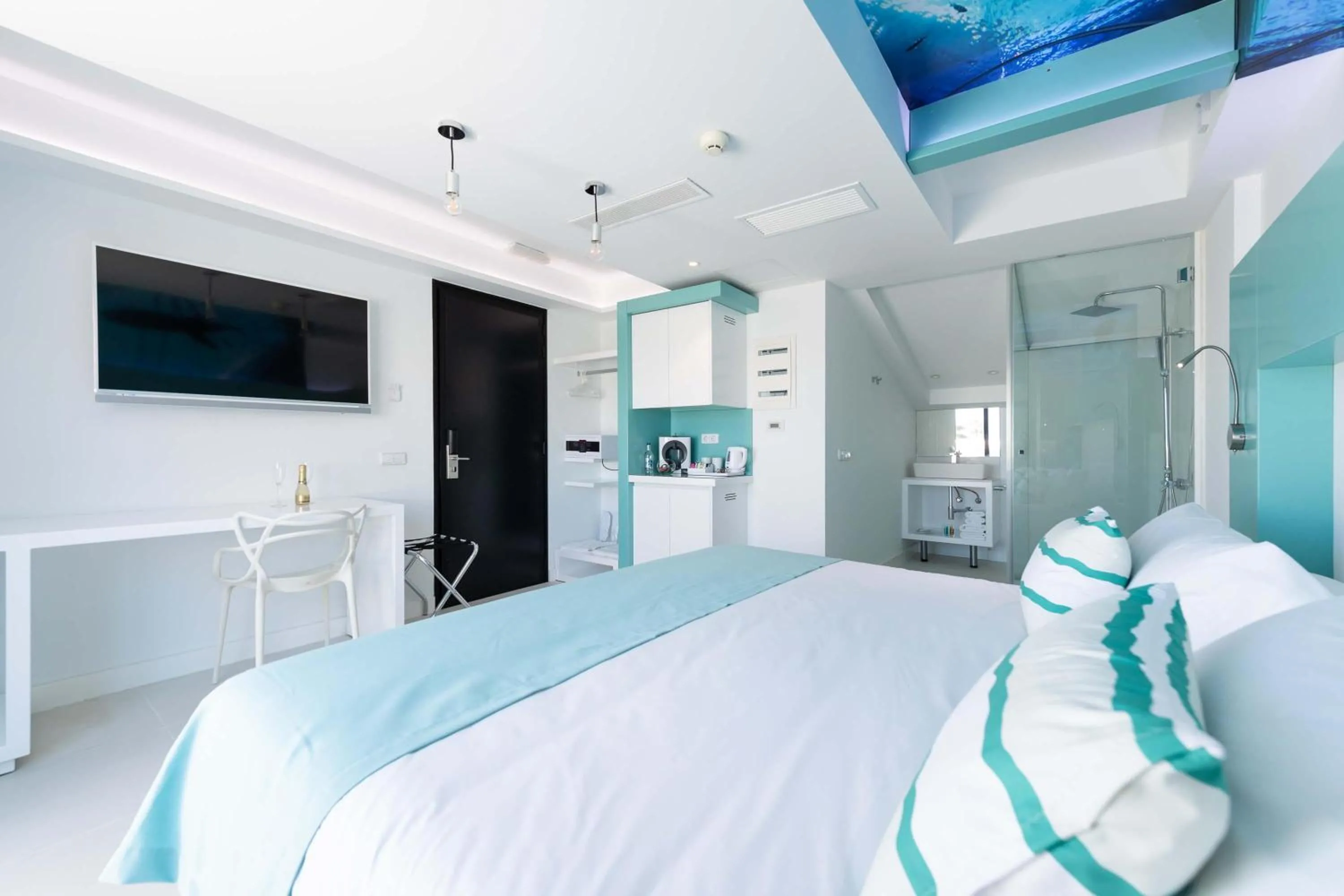 Photo of the whole room, Bed in HD Acuario Lifestyle