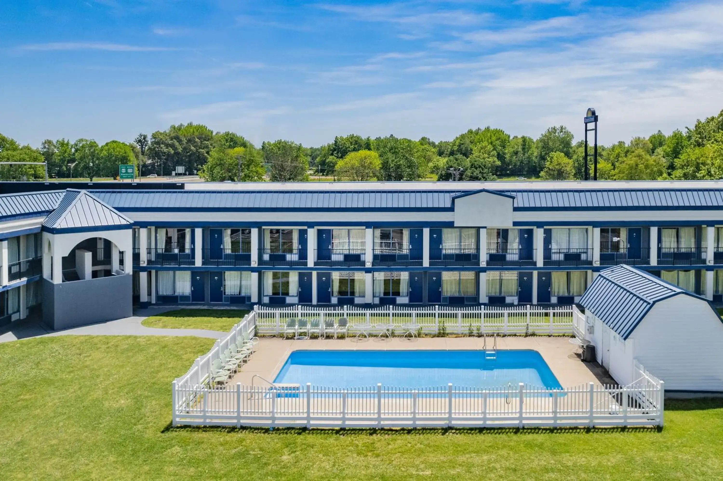 Swimming Pool in Days Inn by Wyndham Owensboro