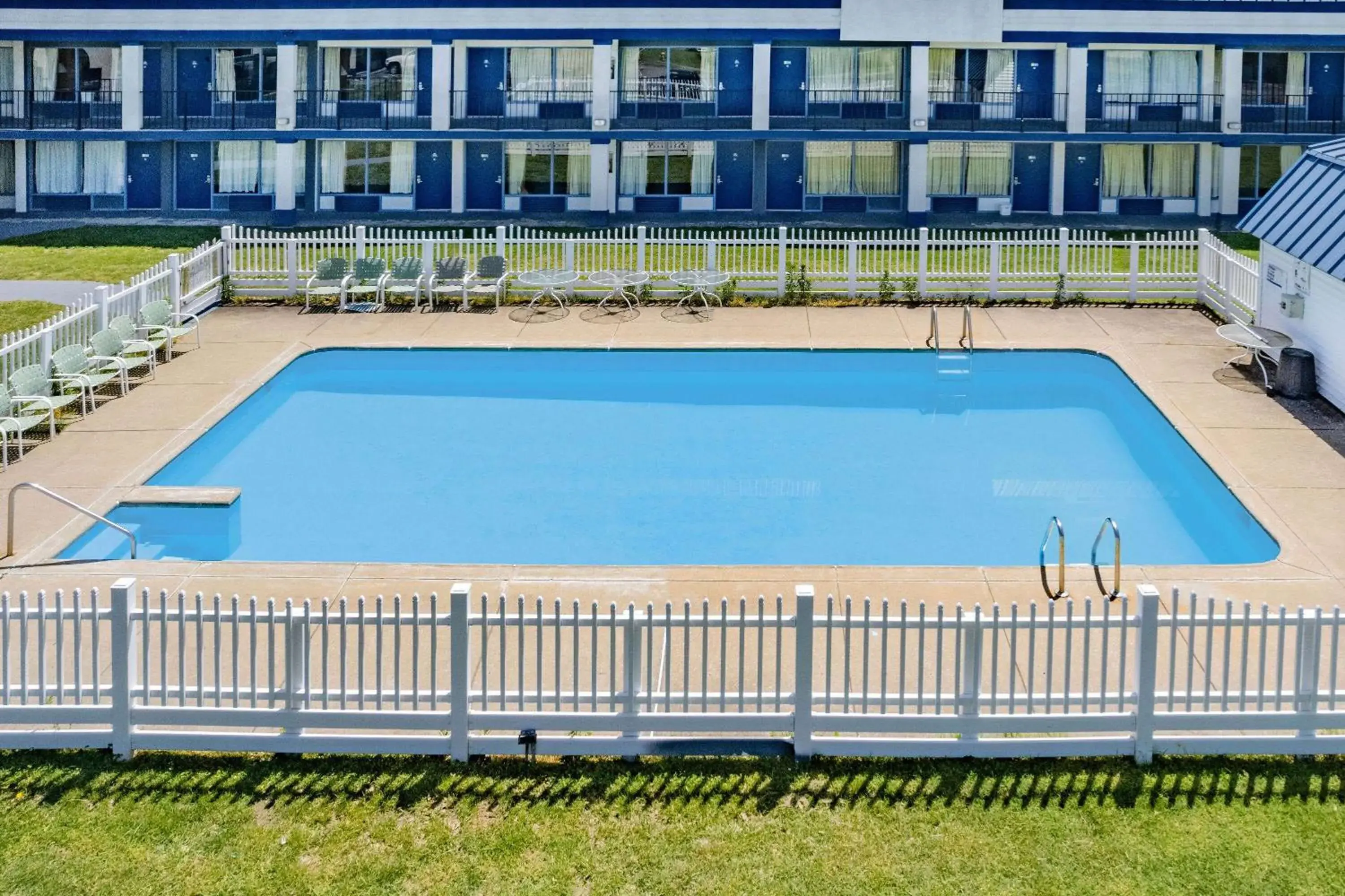 Pool view, Swimming Pool in Days Inn by Wyndham Owensboro