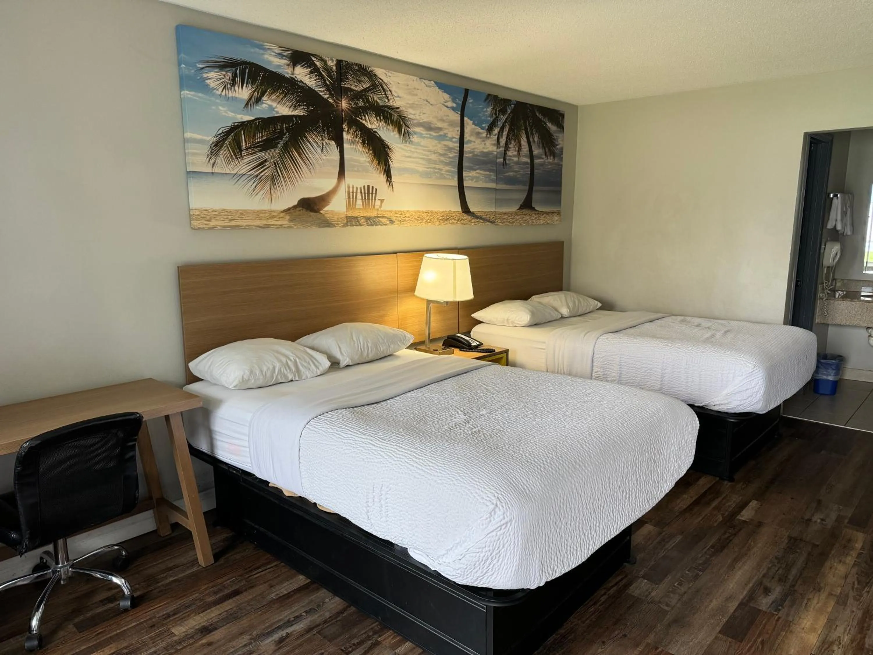 Bed in Rodeway Inn Owensboro South