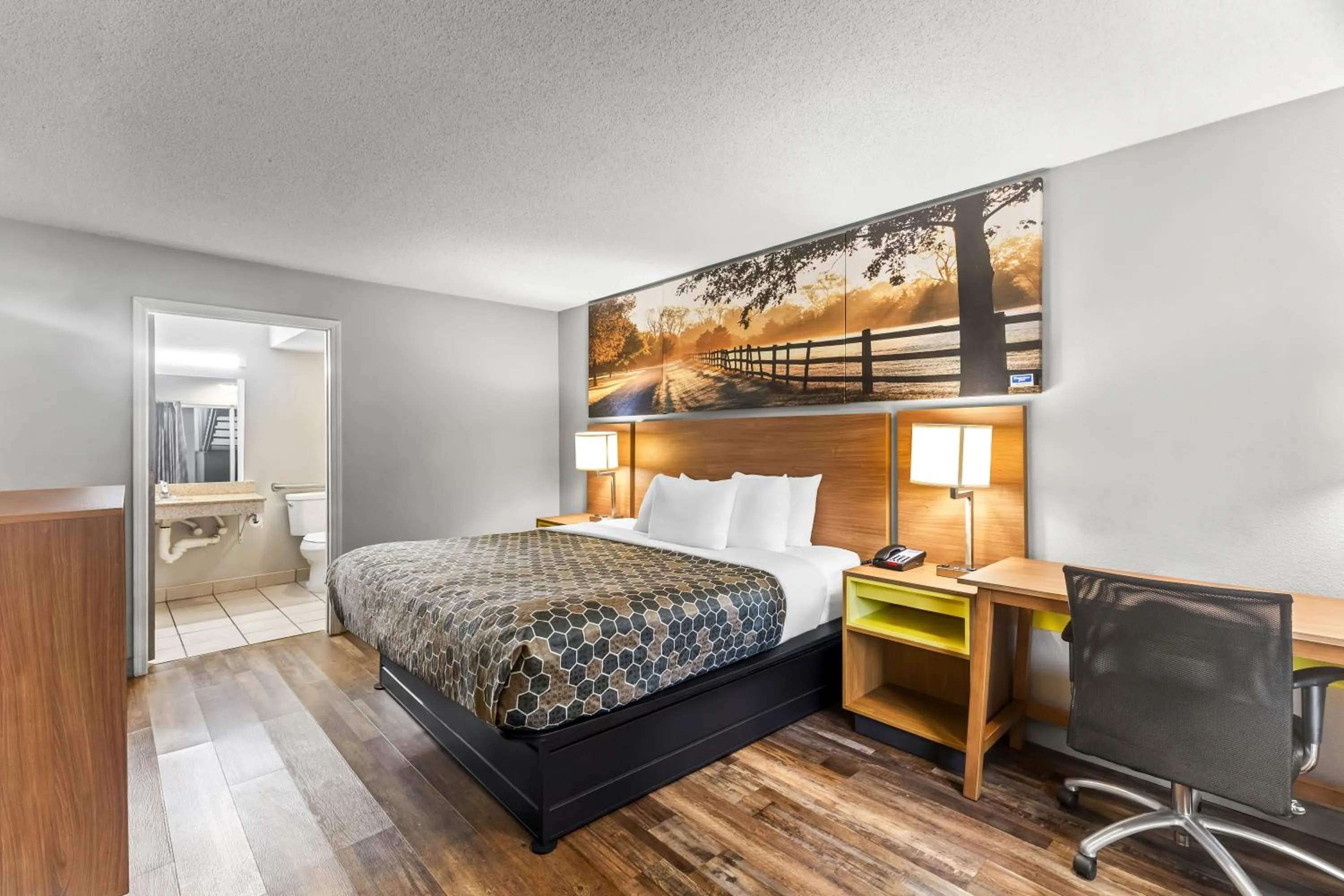 Bed in Rodeway Inn Owensboro South