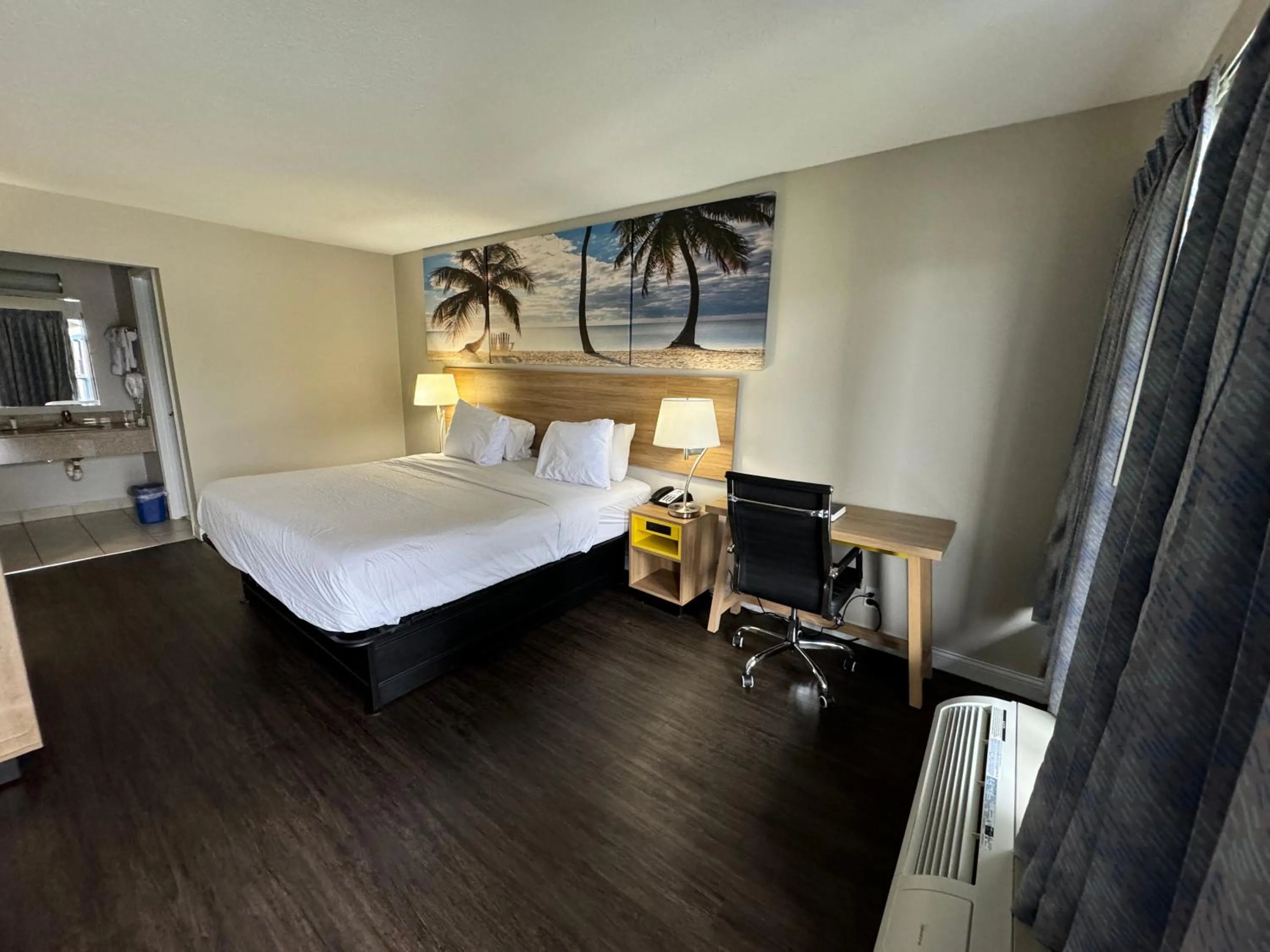 Bed in Rodeway Inn Owensboro South