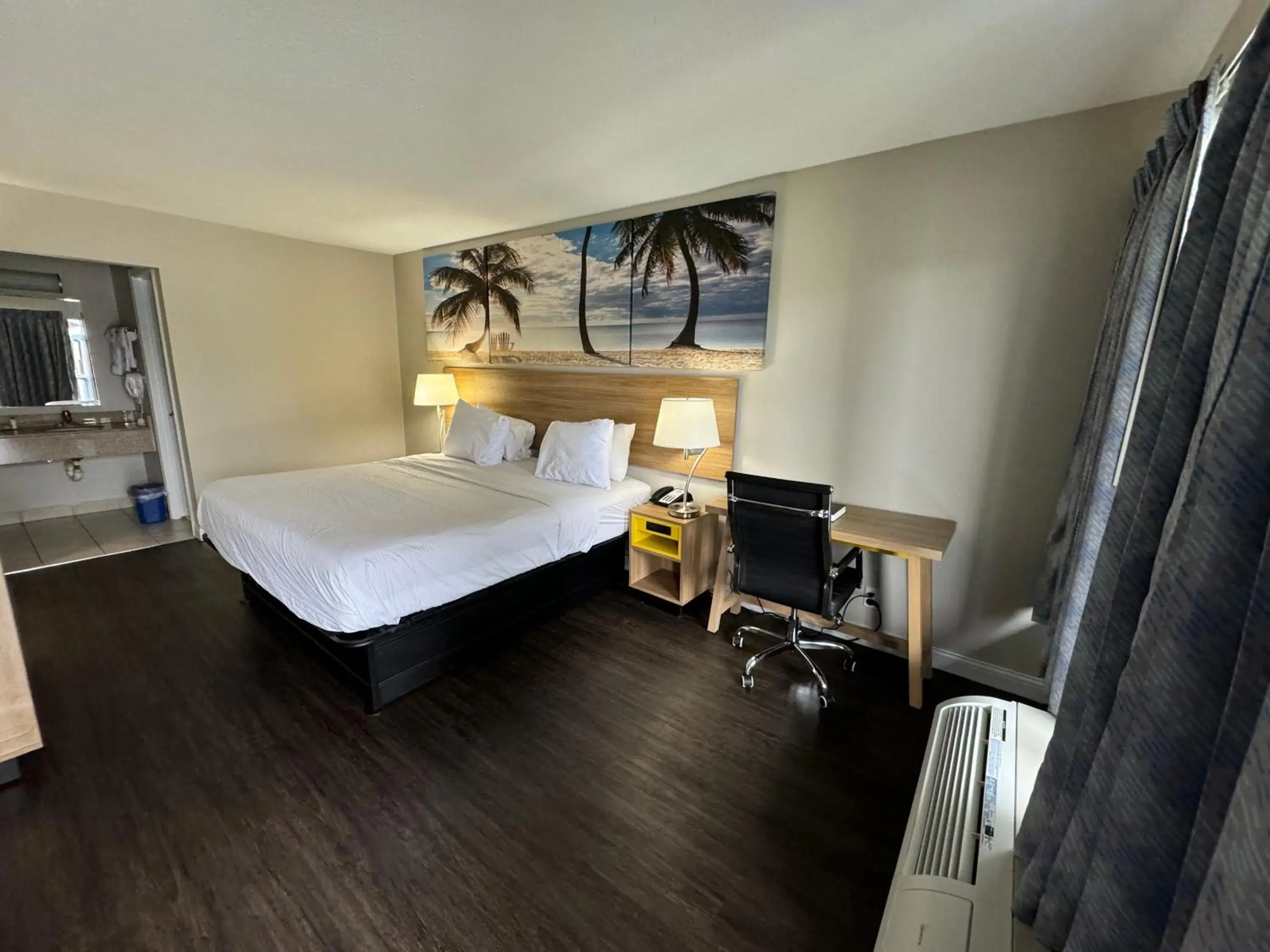 Bed in Days Inn by Wyndham Owensboro Bed in Days Inn by Wyndham Owensboro