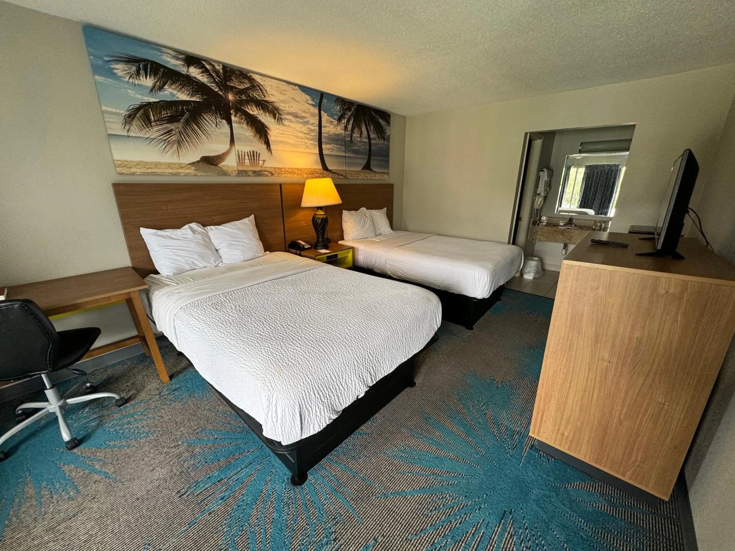 Bed in Rodeway Inn Owensboro South