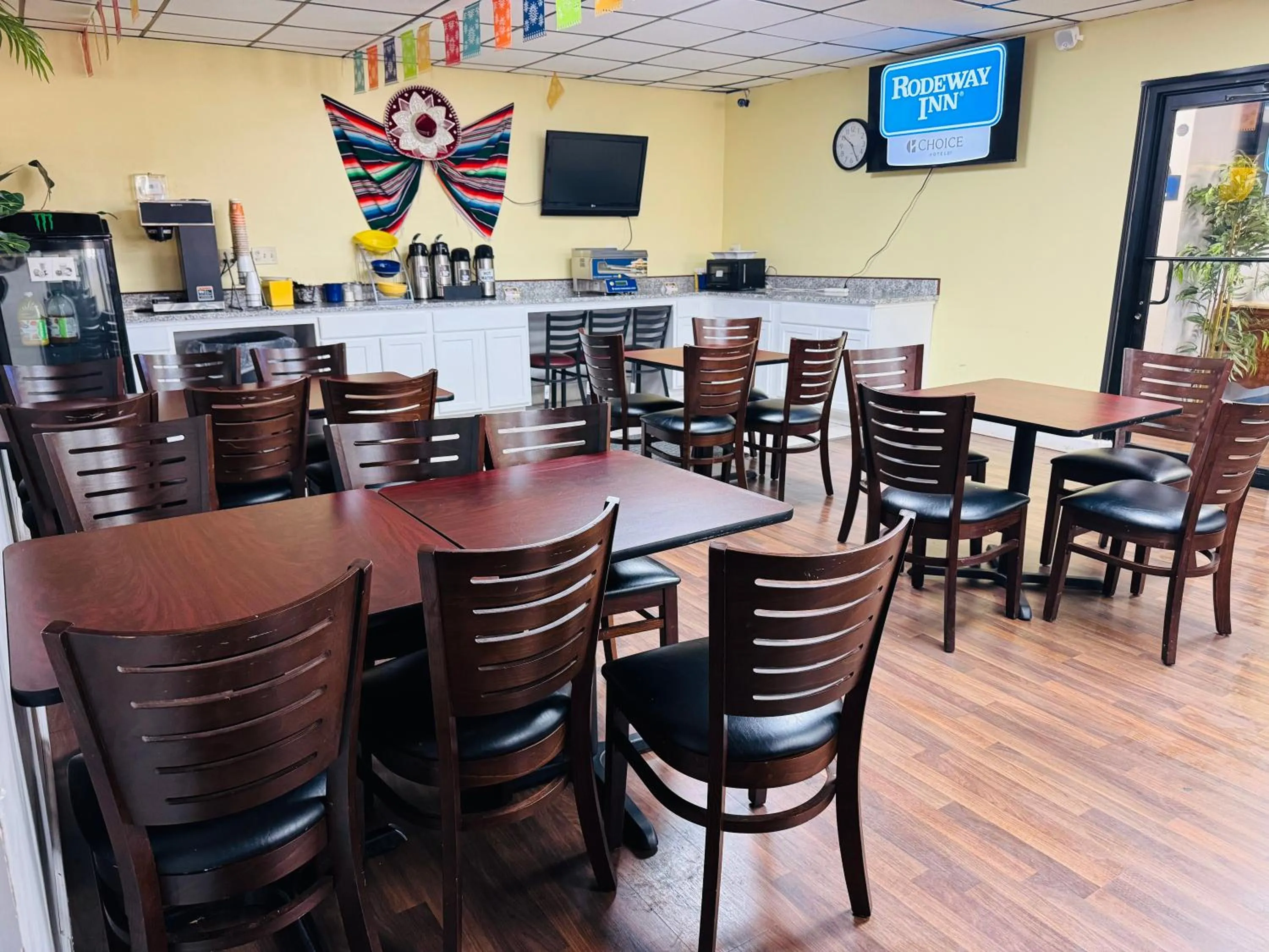 Breakfast in Rodeway Inn Owensboro South