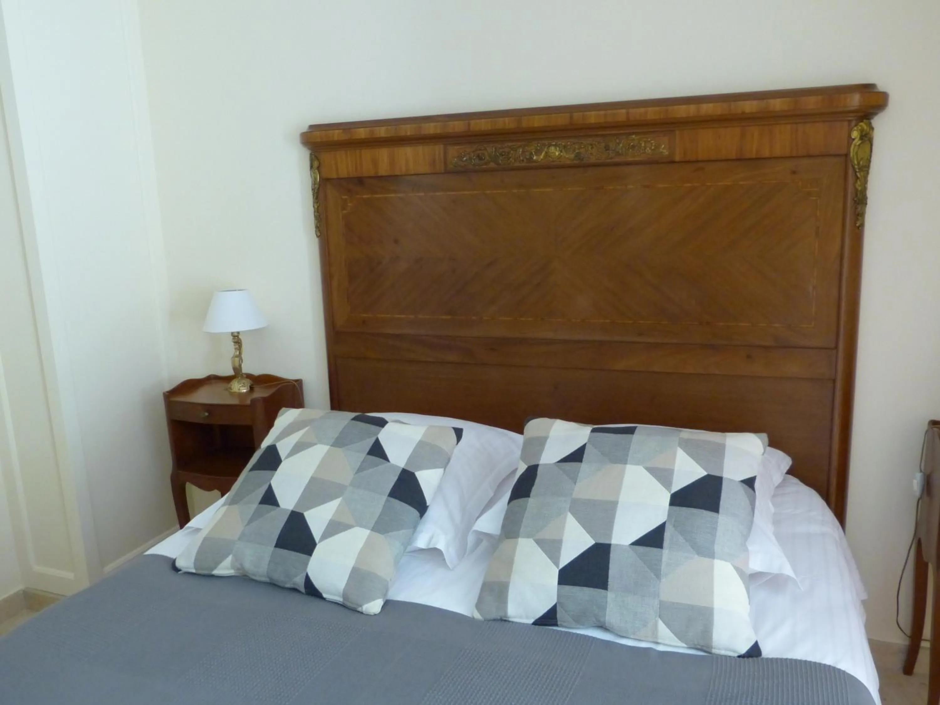 Double Room with Garden View - single occupancy in Villa Thebaïde Chambres d'hôtes
